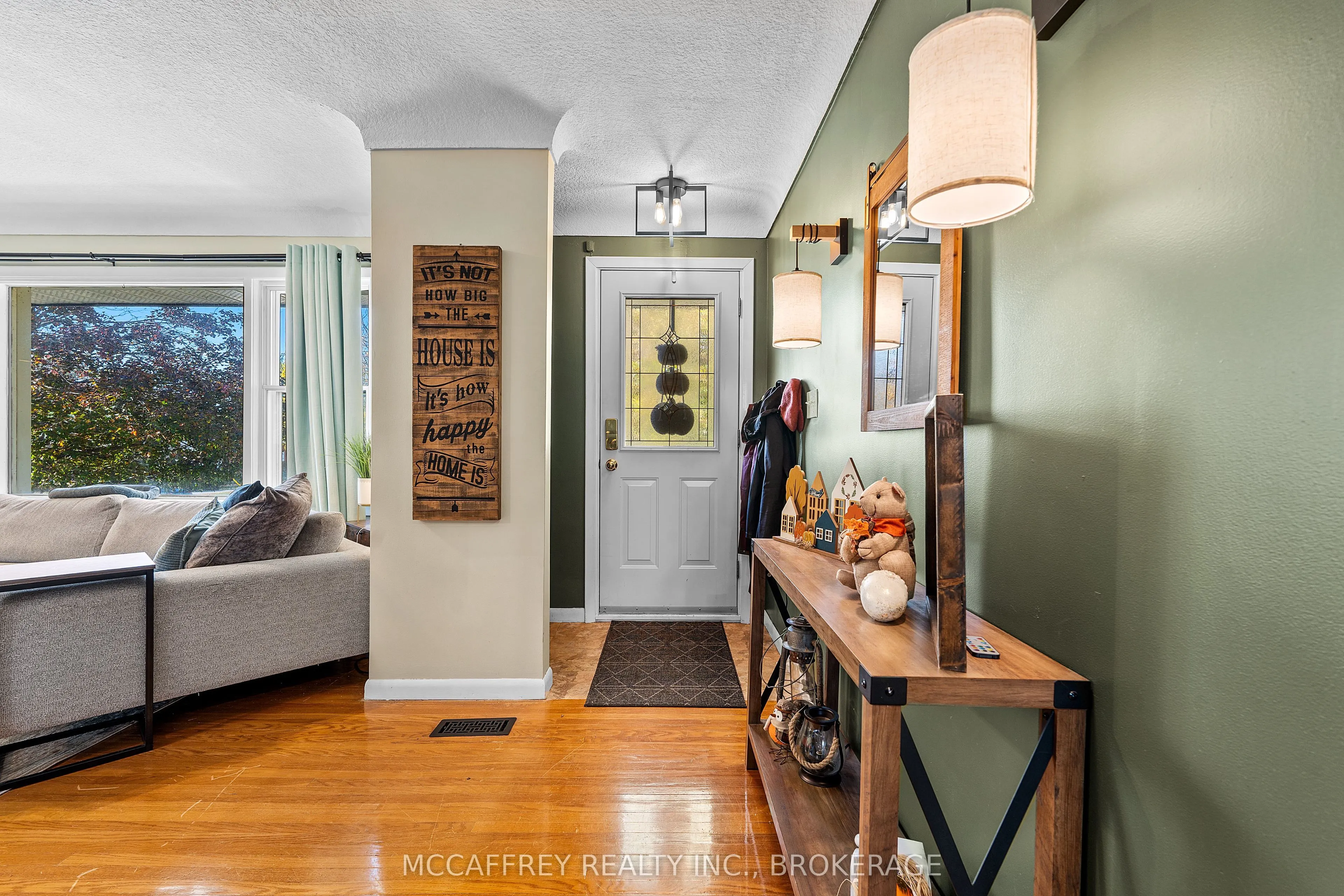 59 Loyalist Avenue