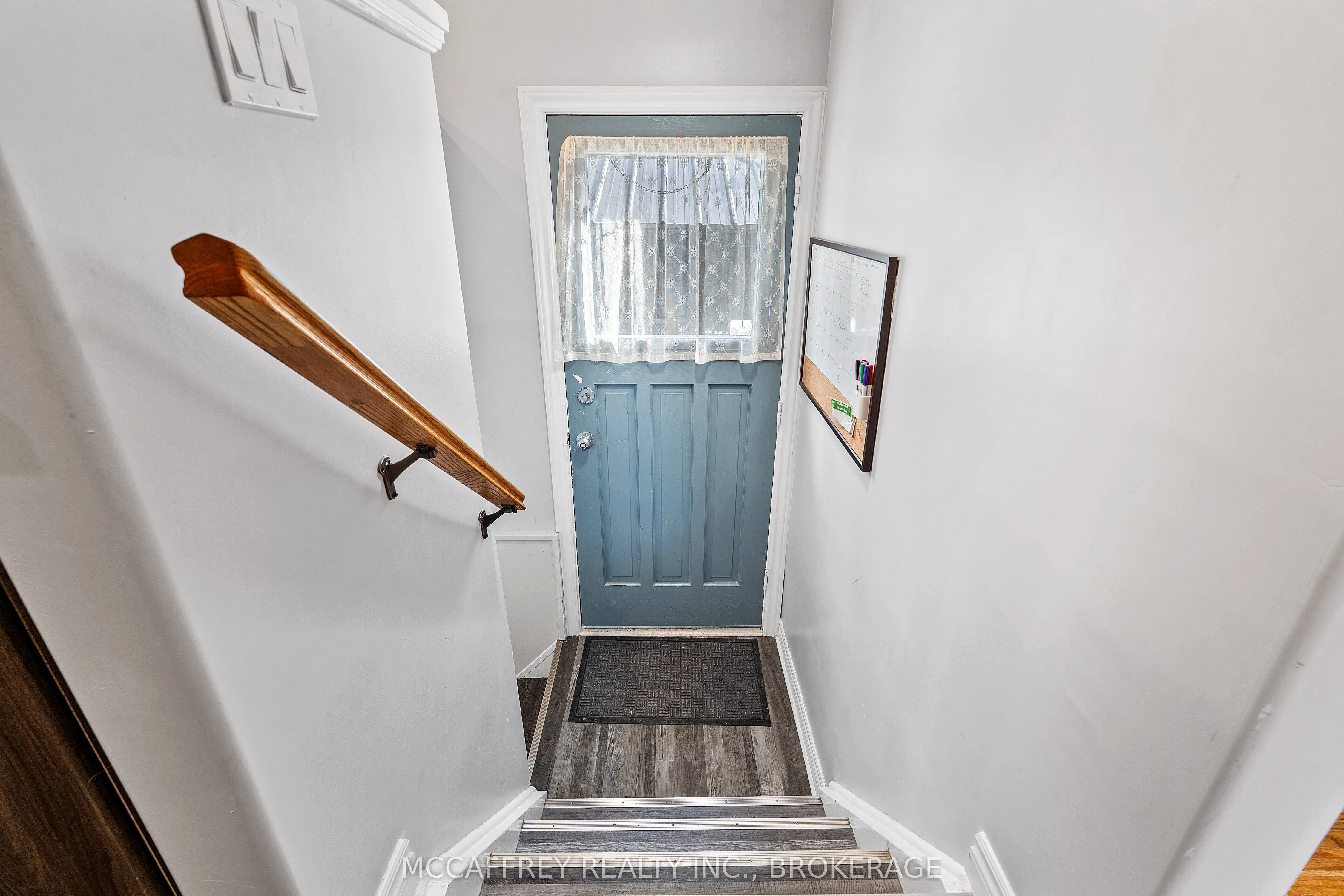 59 Loyalist Avenue