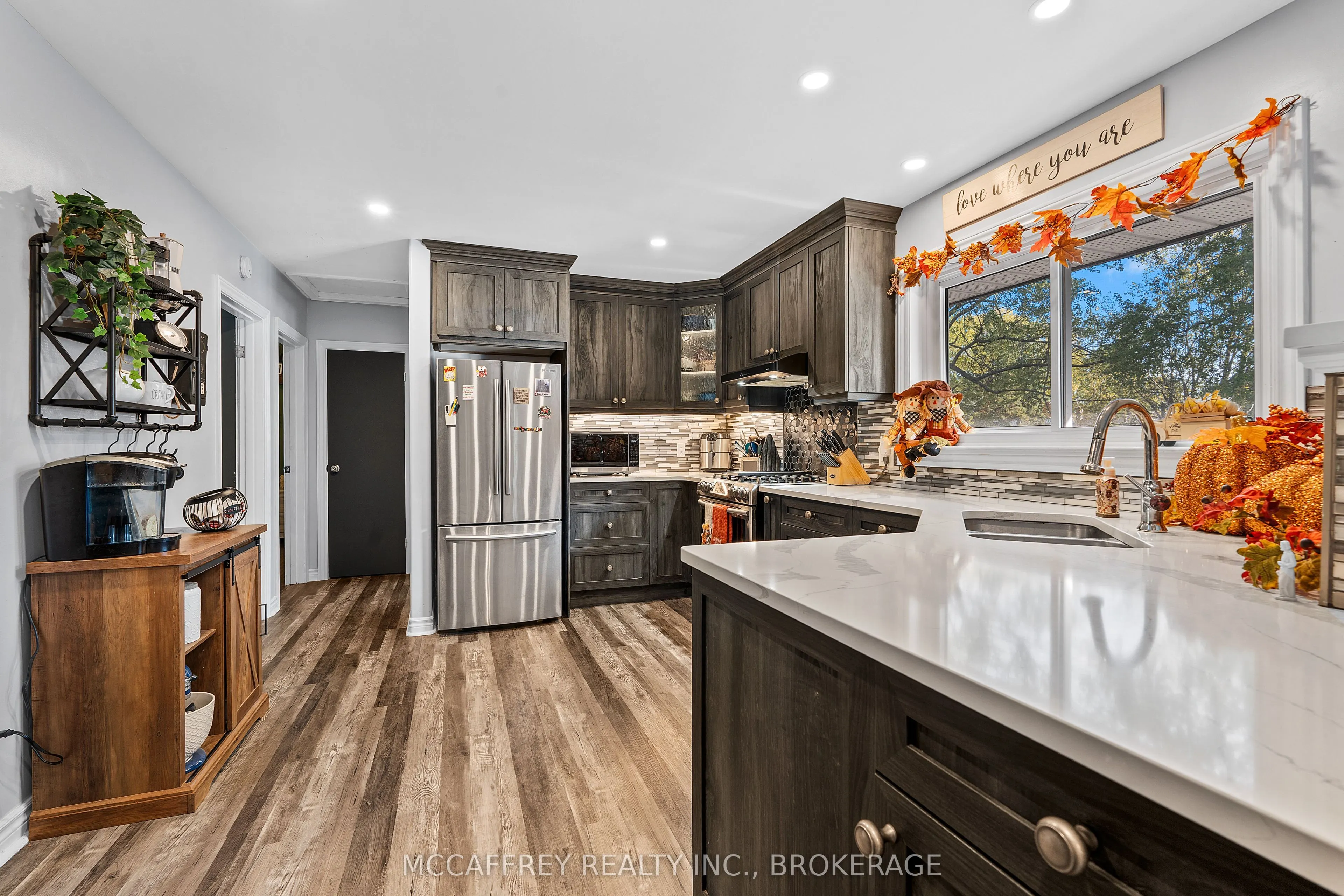 59 Loyalist Avenue