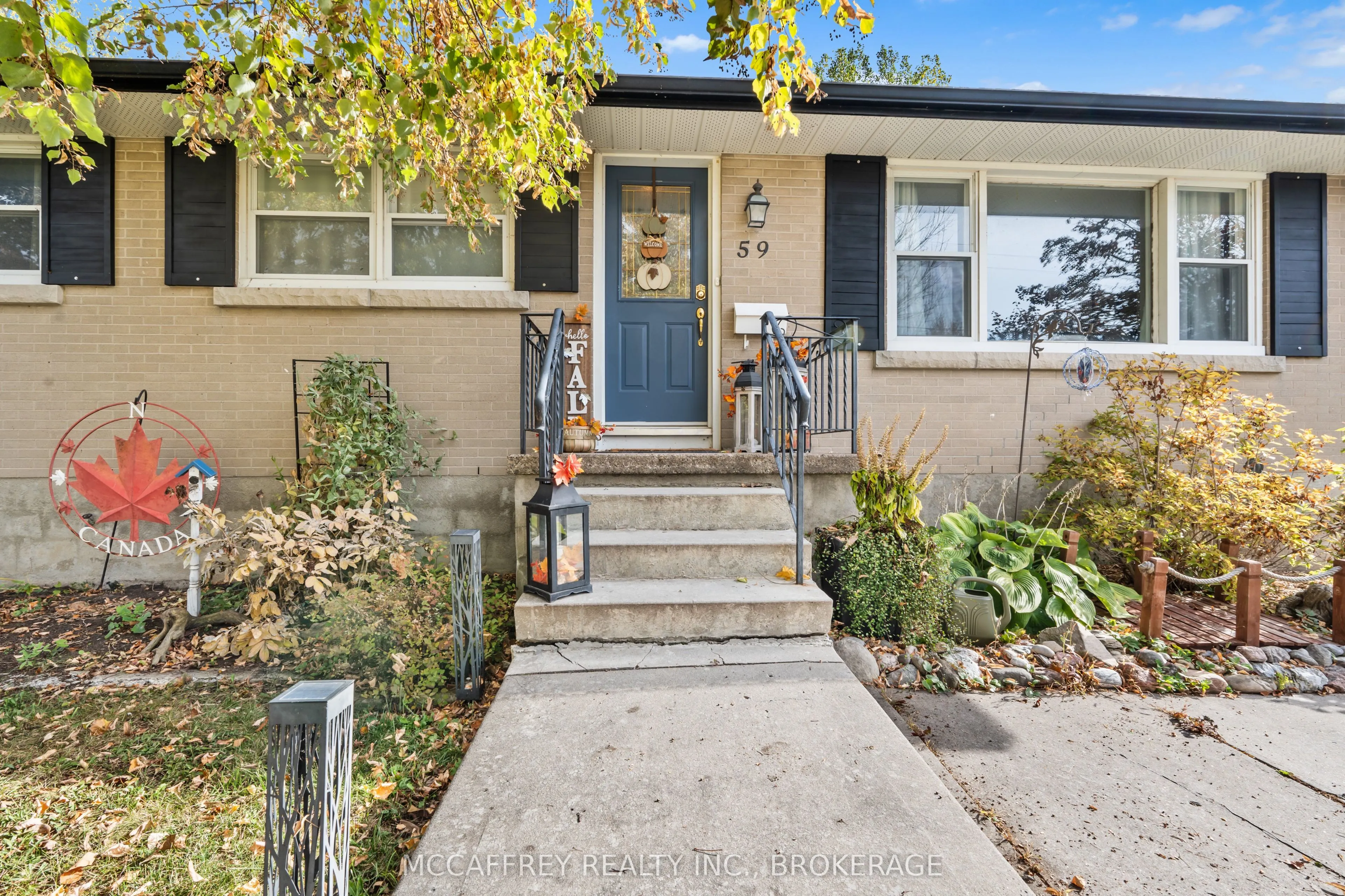59 Loyalist Avenue
