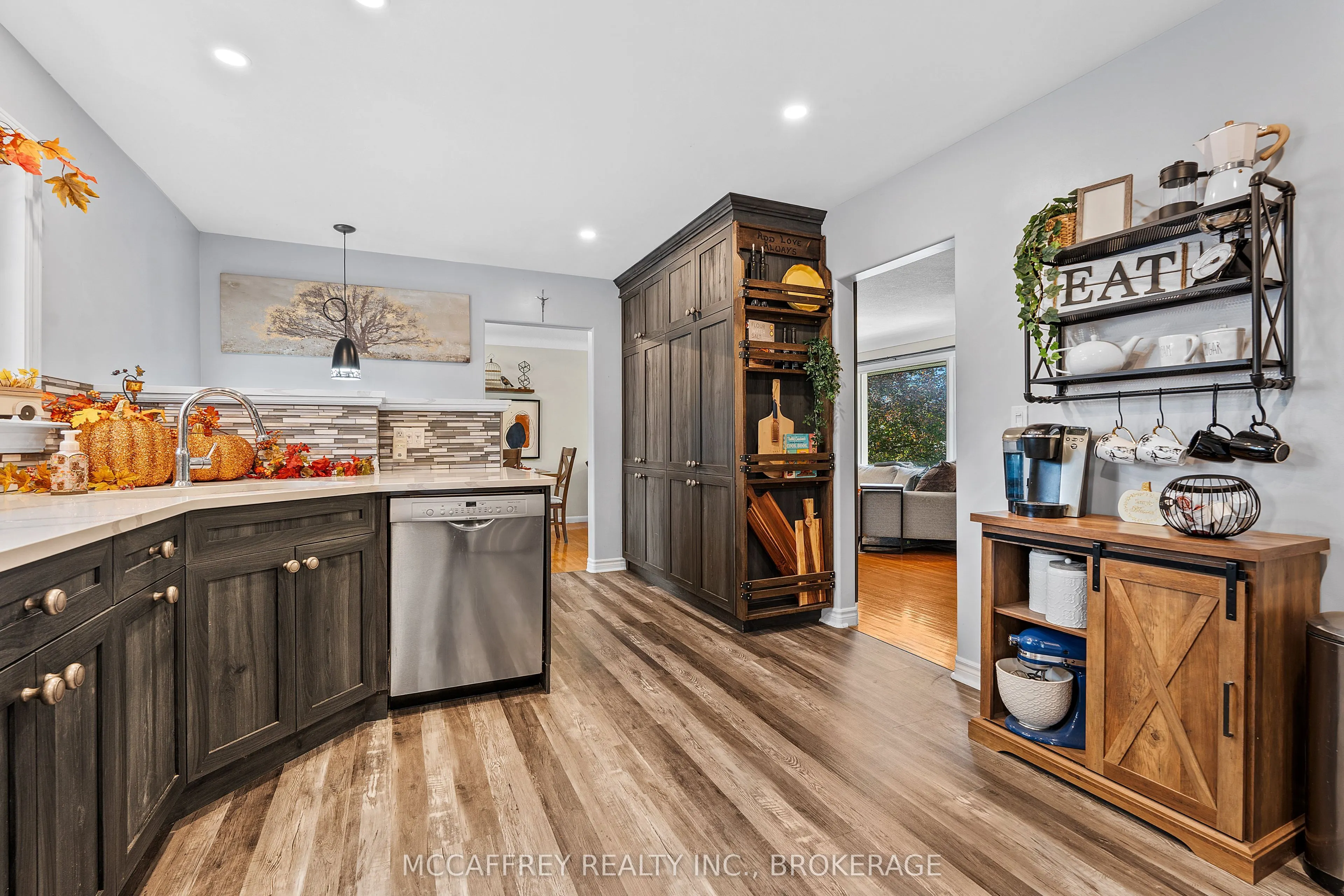 59 Loyalist Avenue