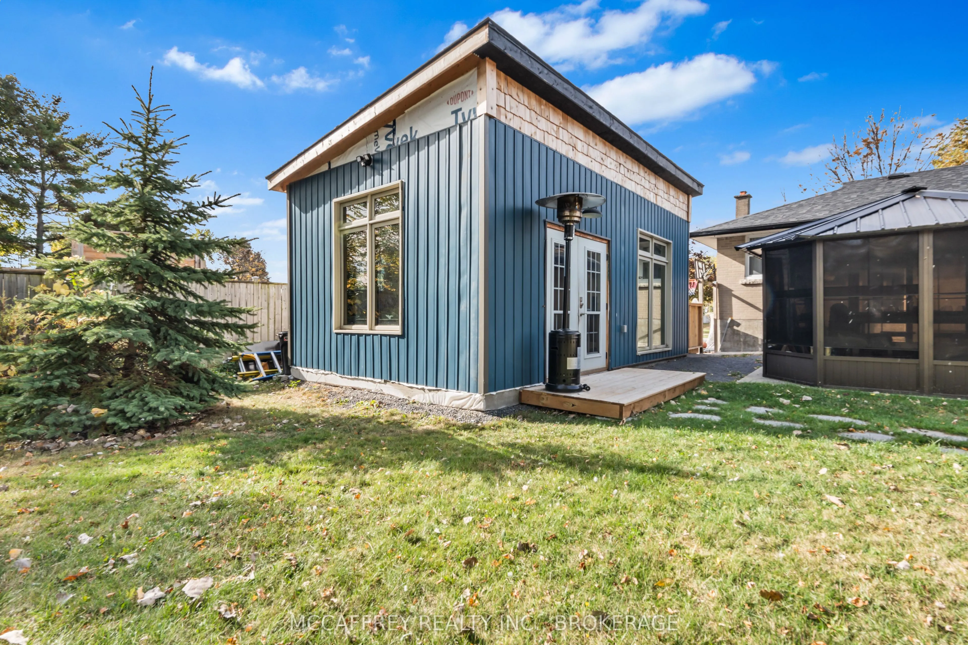 59 Loyalist Avenue