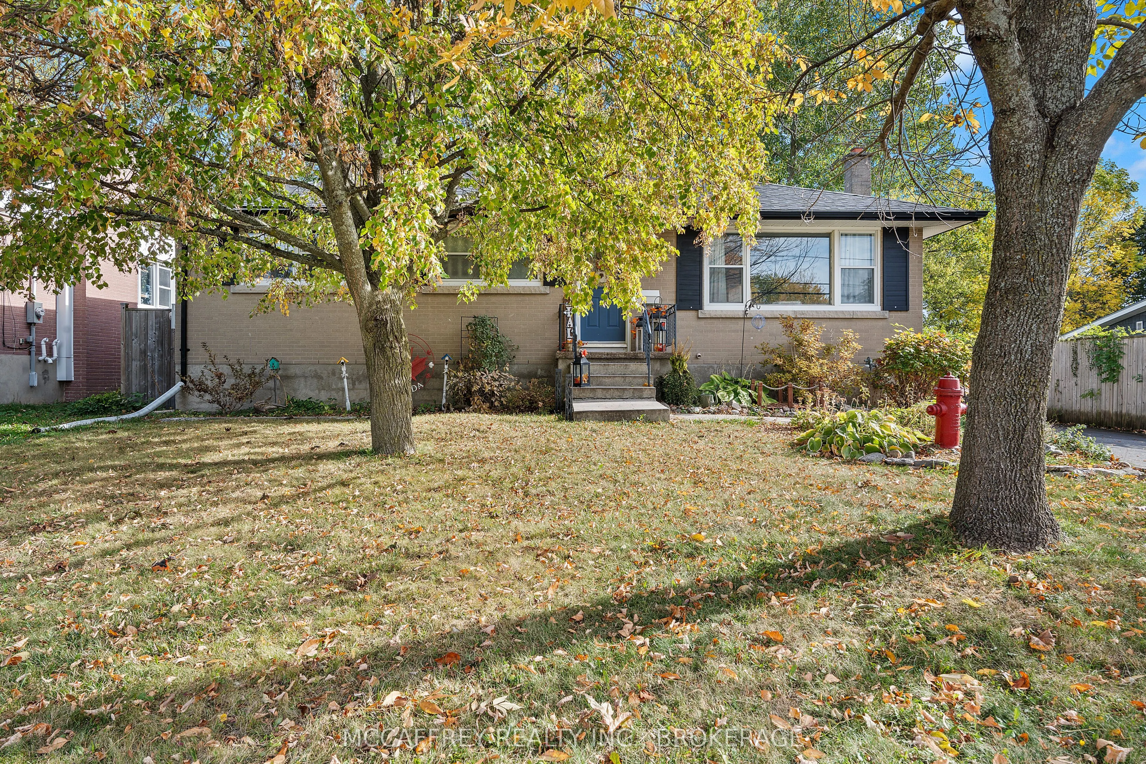59 Loyalist Avenue