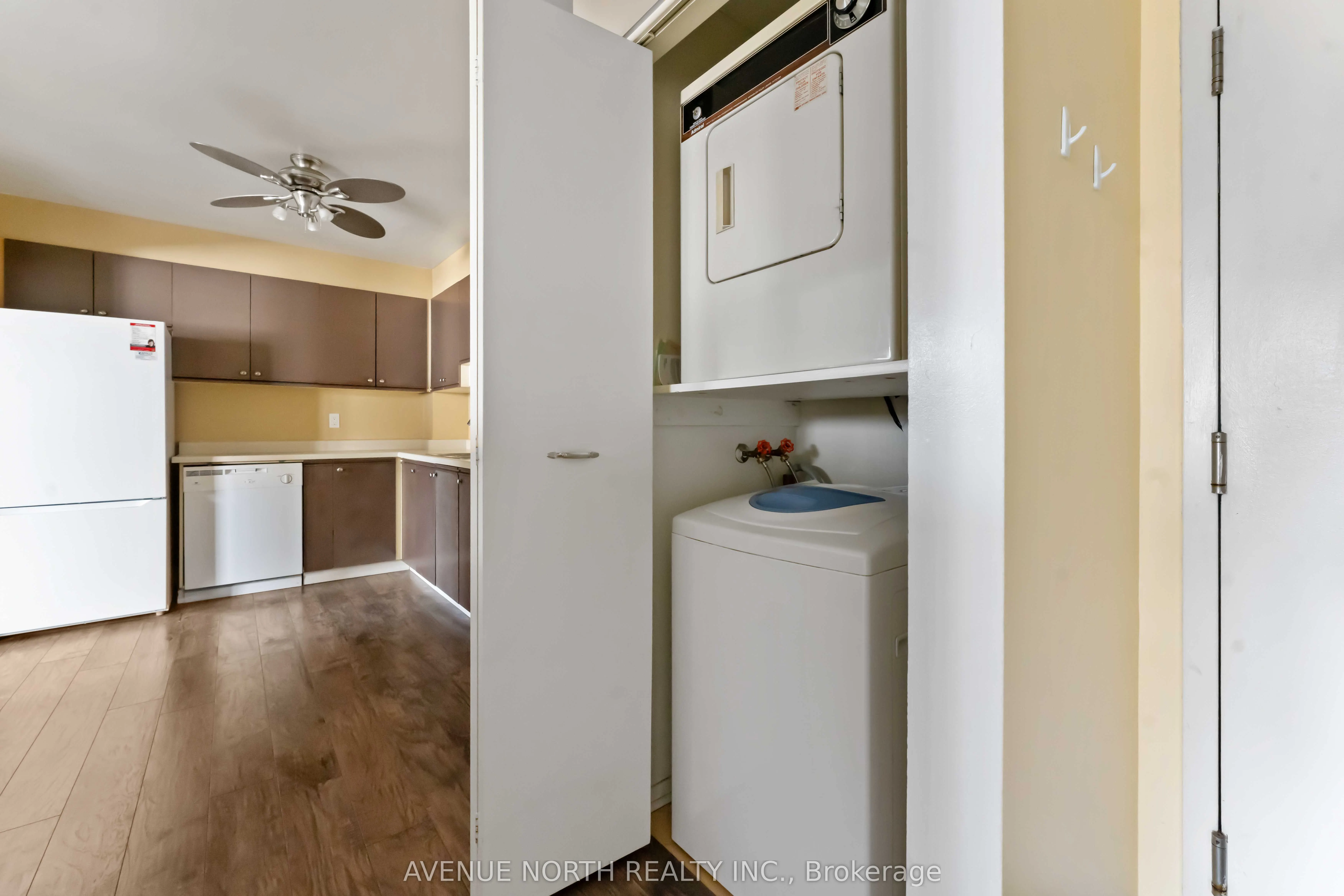 214 Viewmount Drive, #200