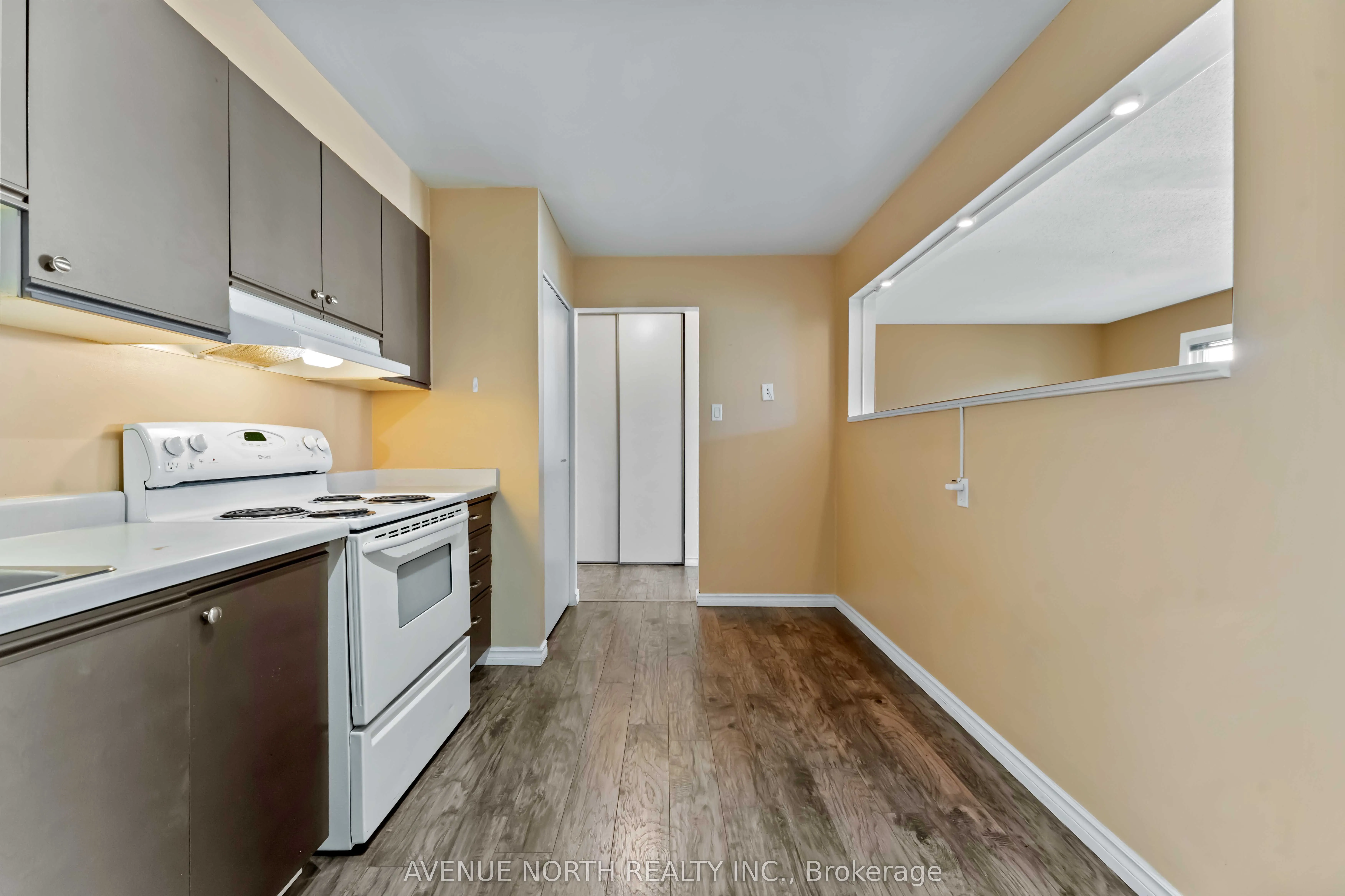 214 Viewmount Drive, #200