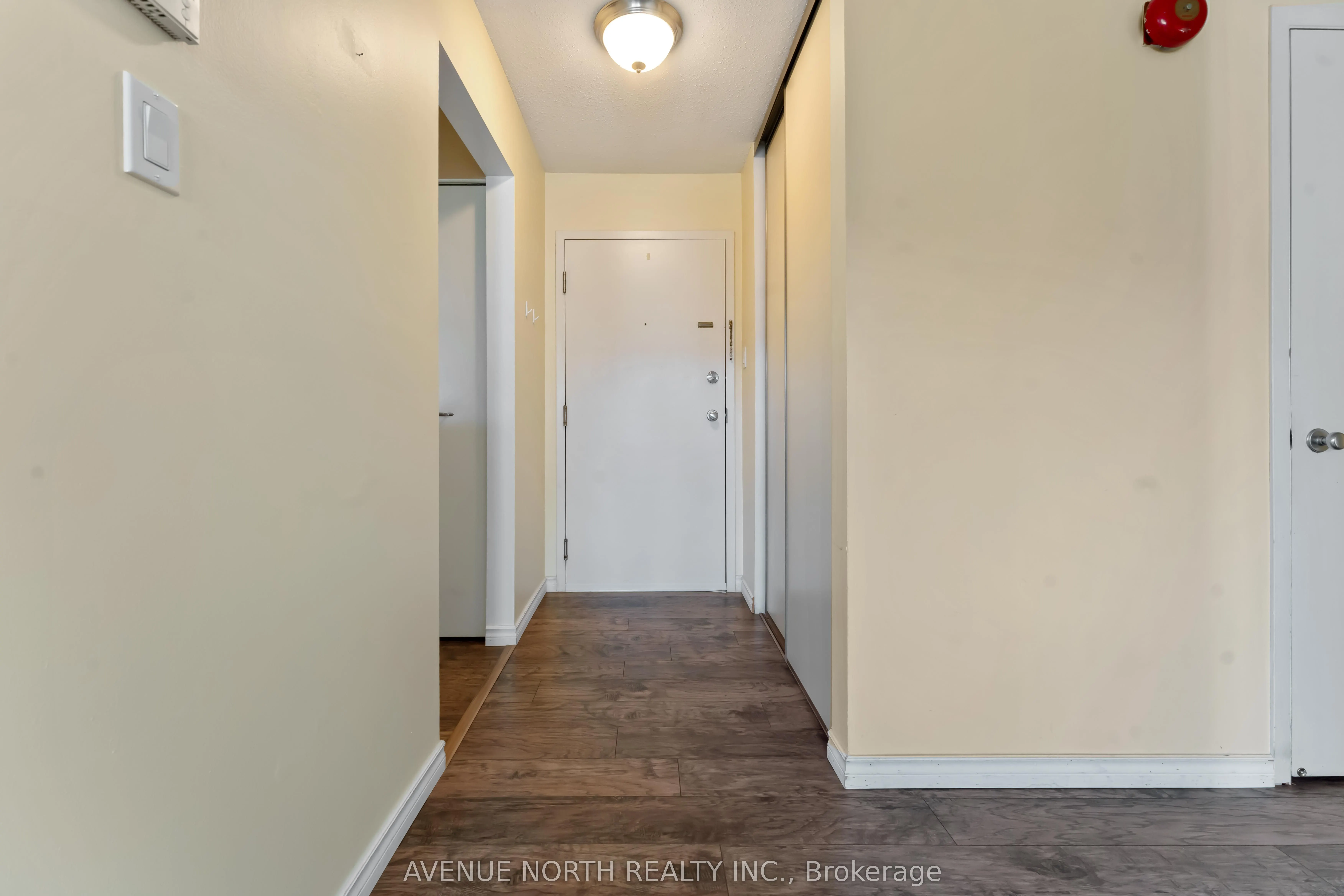 214 Viewmount Drive, #200