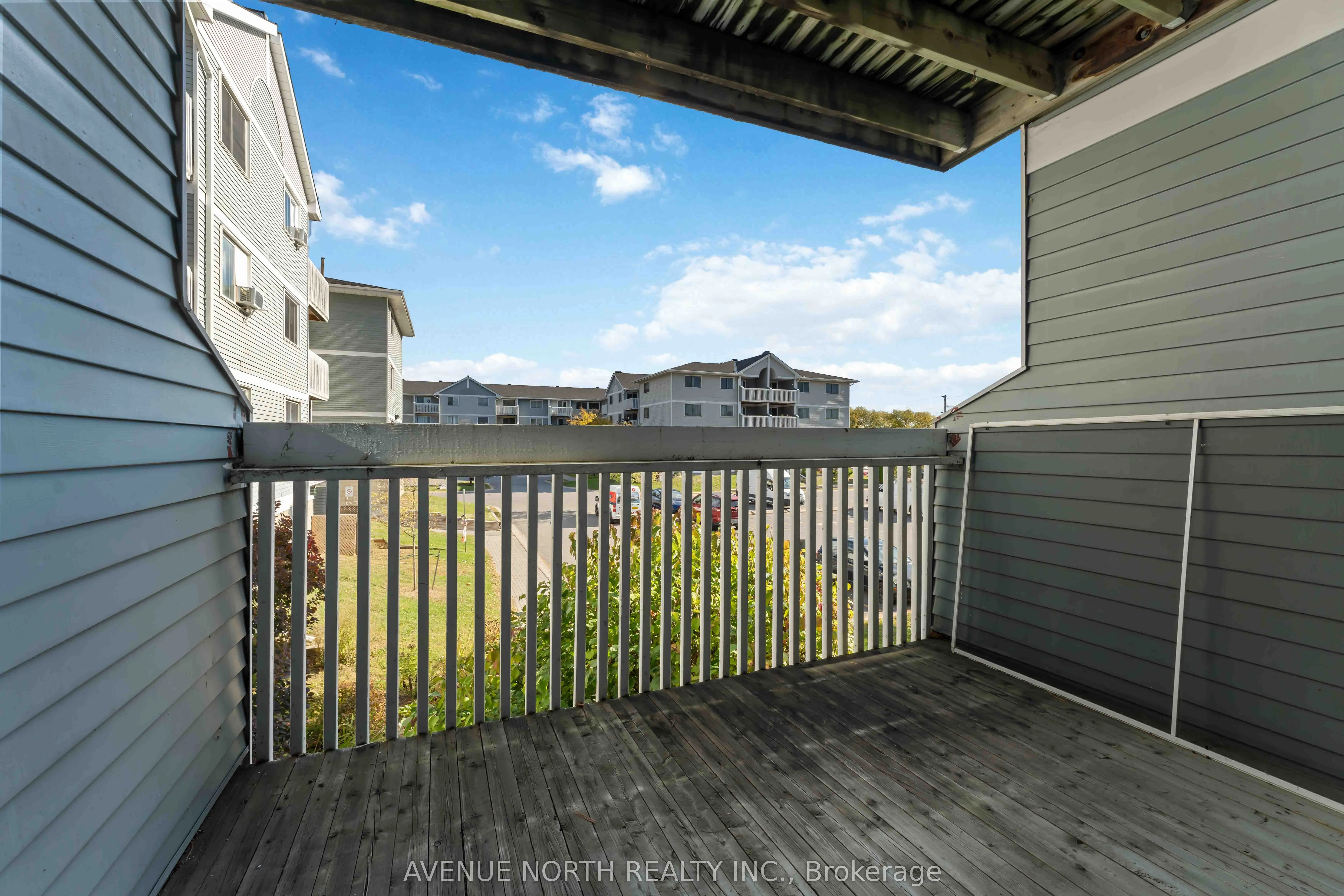 214 Viewmount Drive, #200