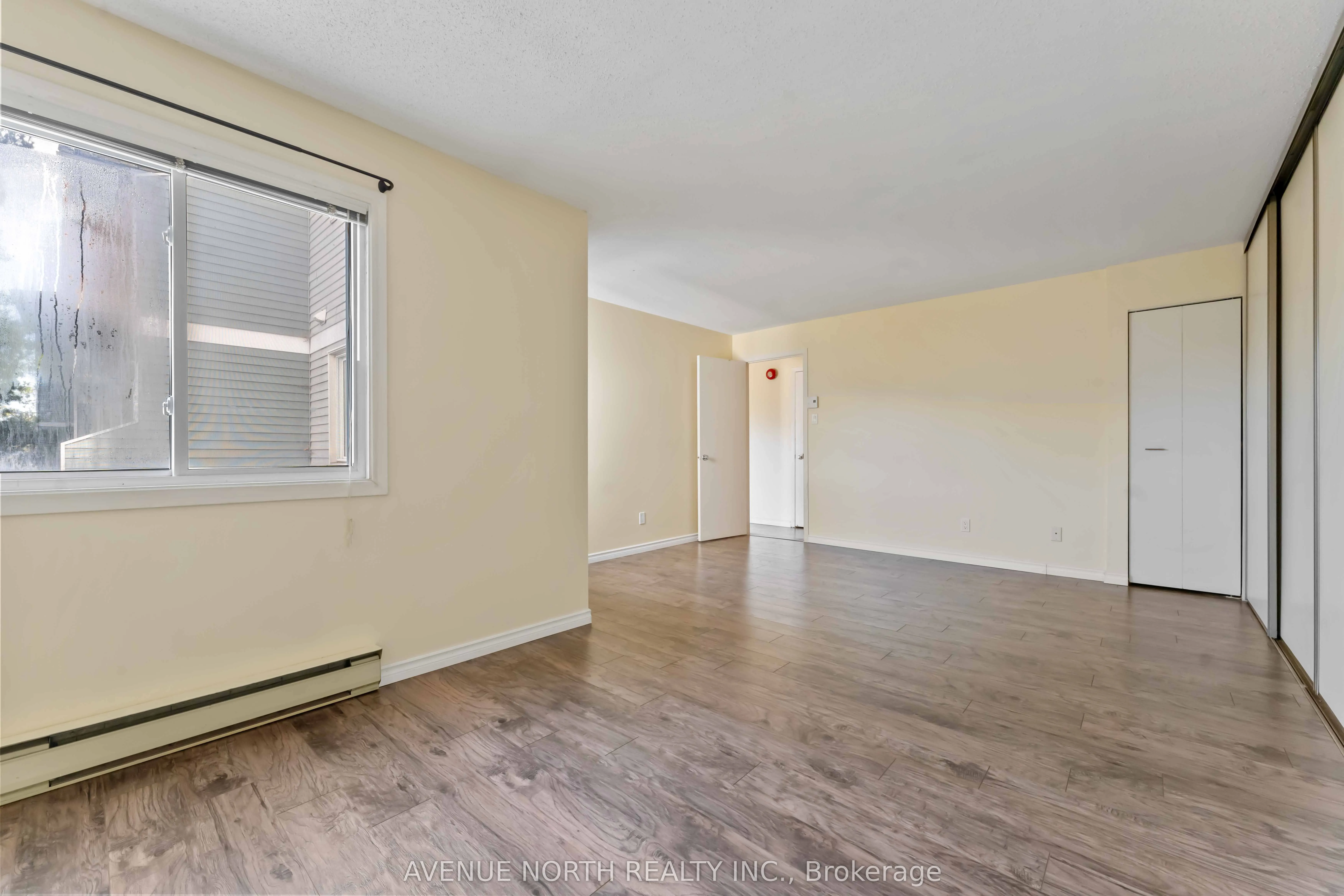214 Viewmount Drive, #200