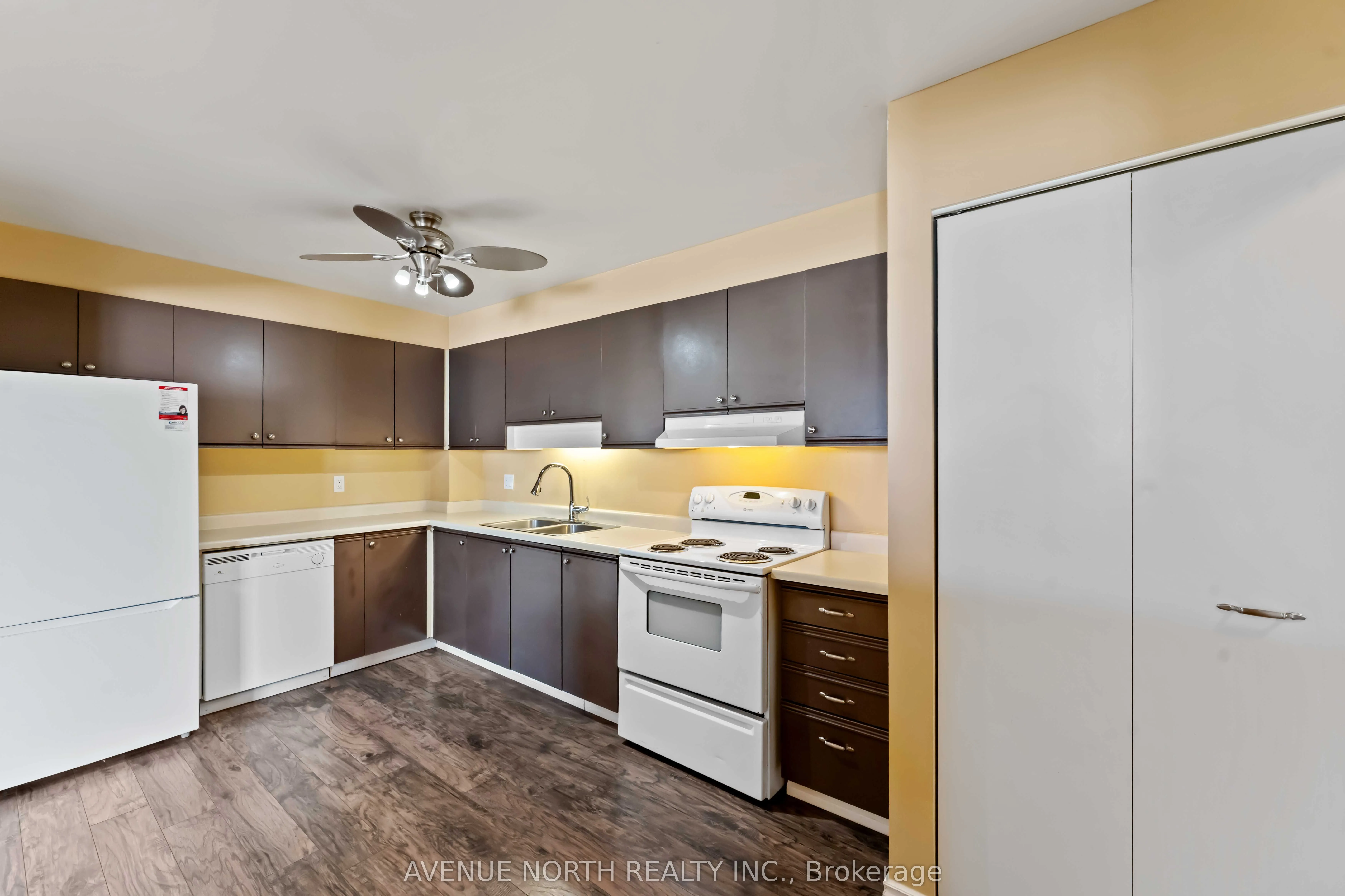 214 Viewmount Drive, #200