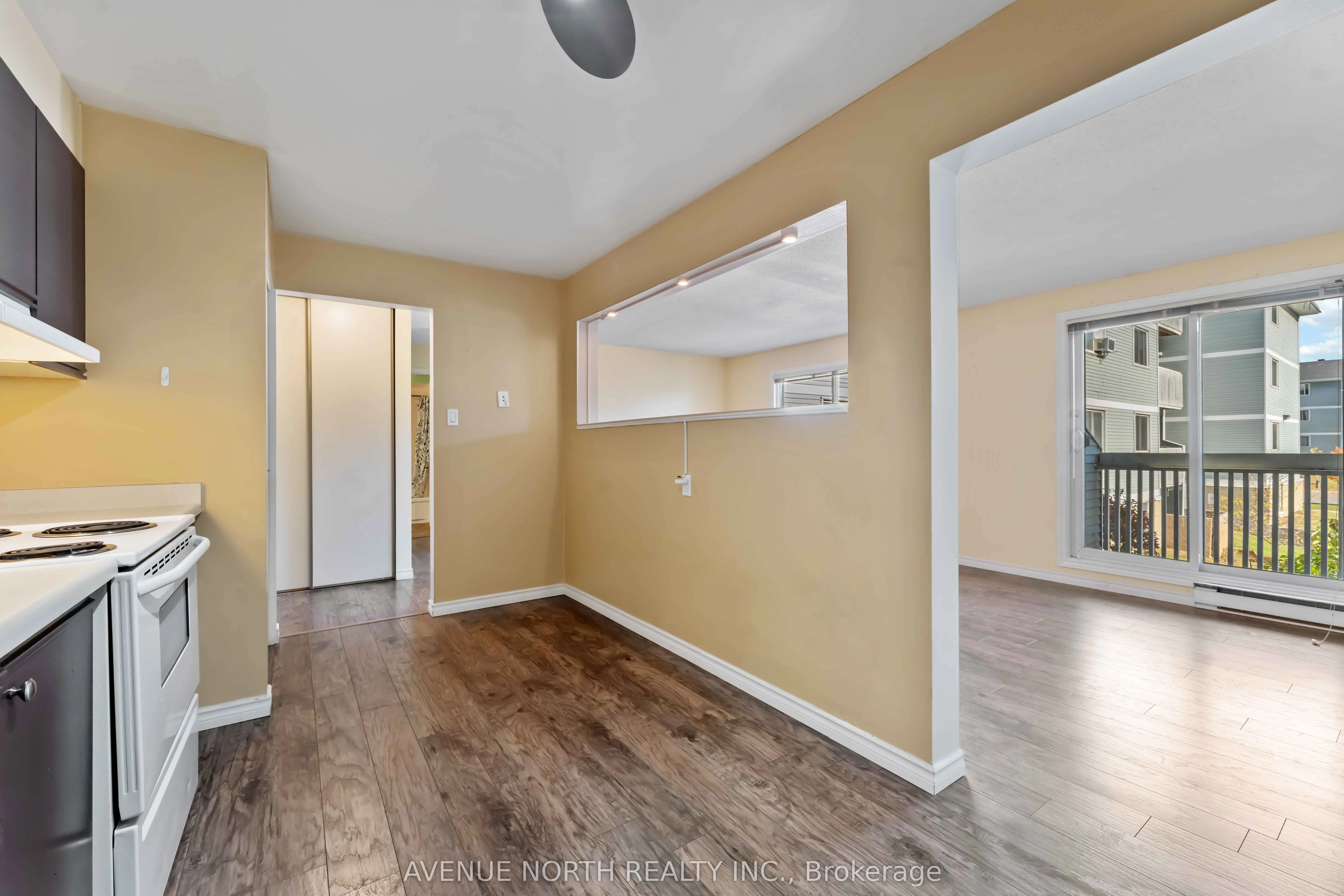 214 Viewmount Drive, #200
