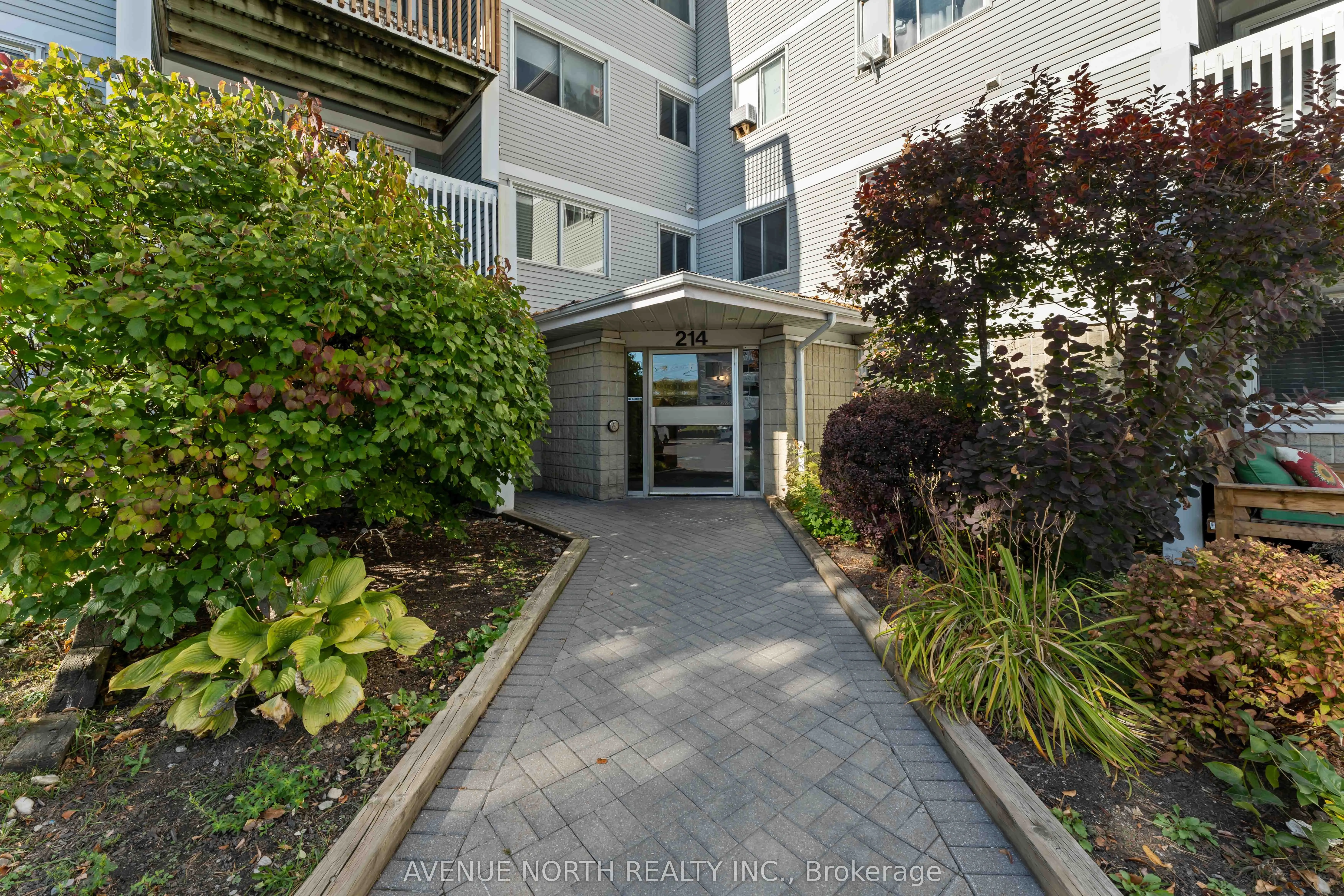 214 Viewmount Drive, #200