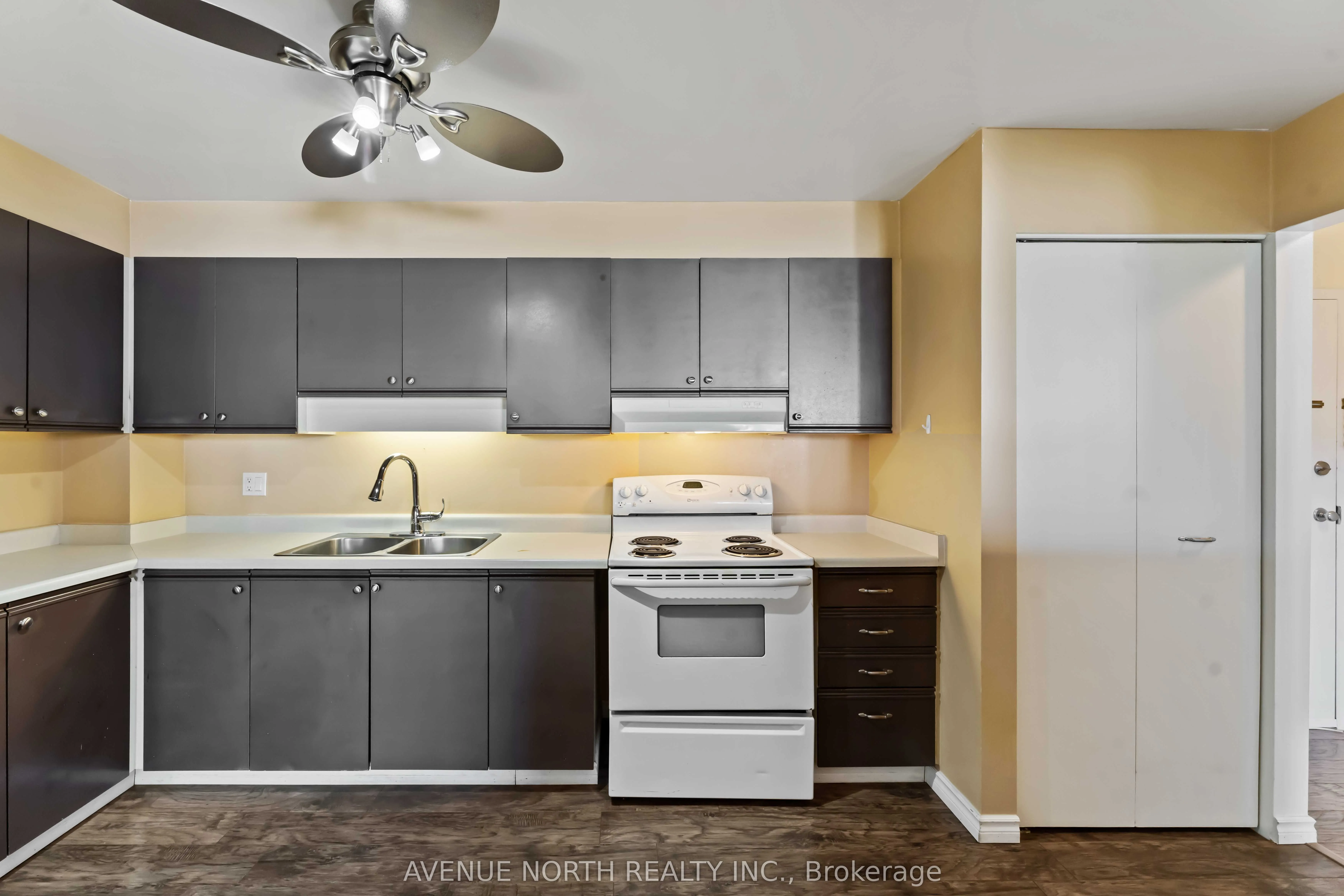 214 Viewmount Drive, #200