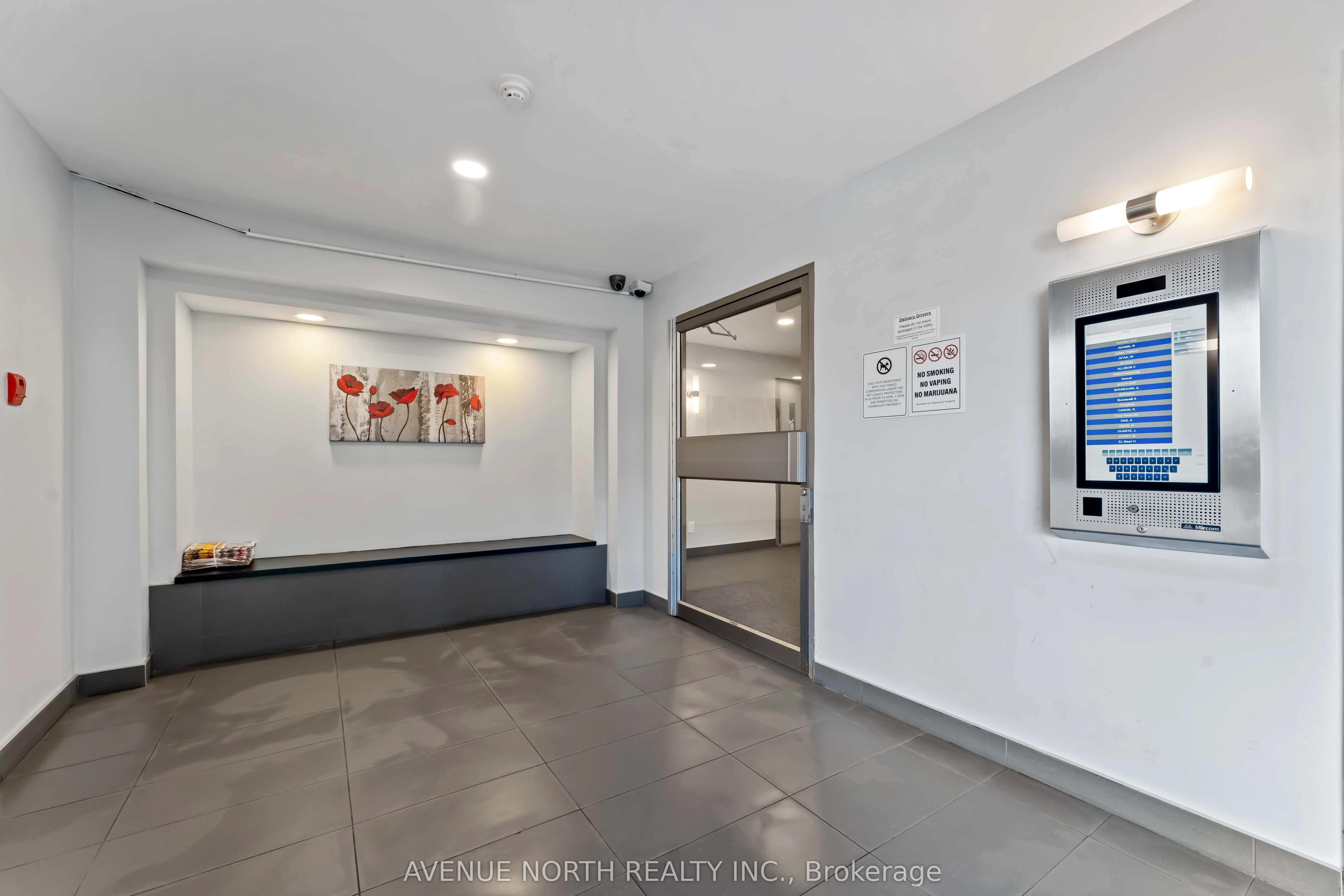 214 Viewmount Drive, #200