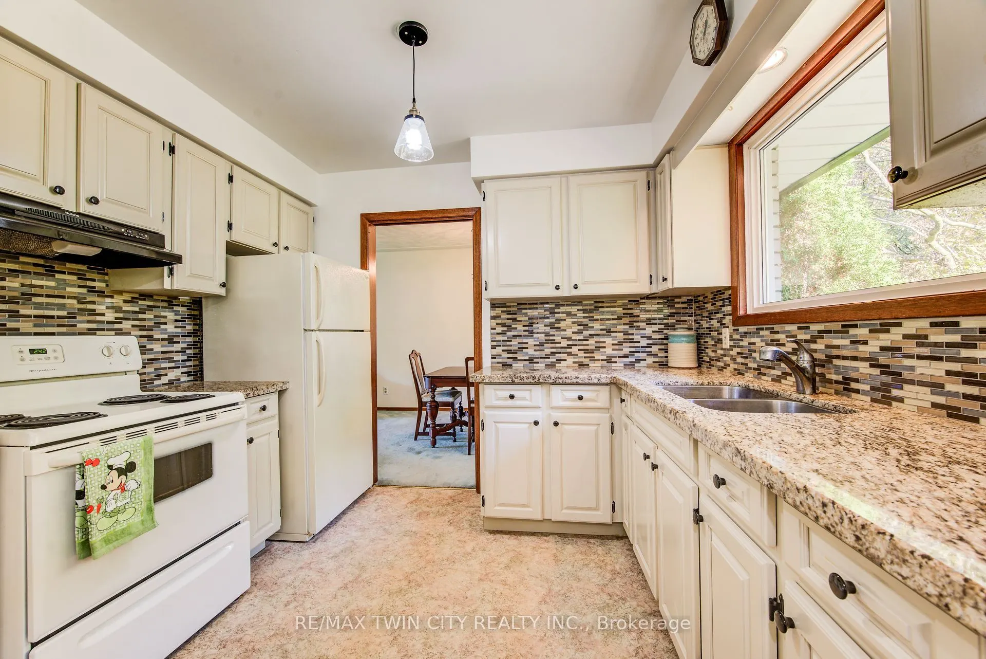 39 Kenwood Crescent