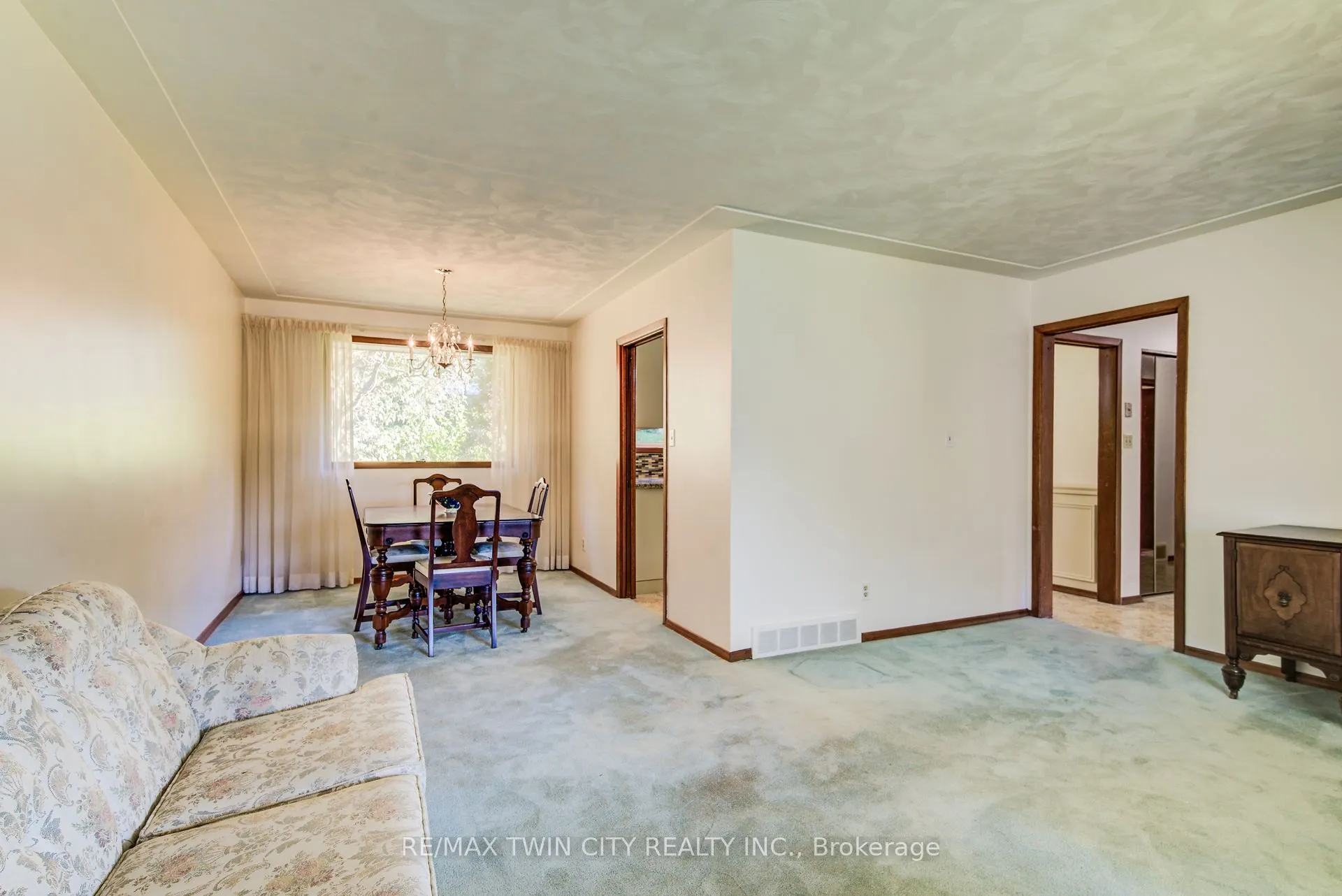 39 Kenwood Crescent
