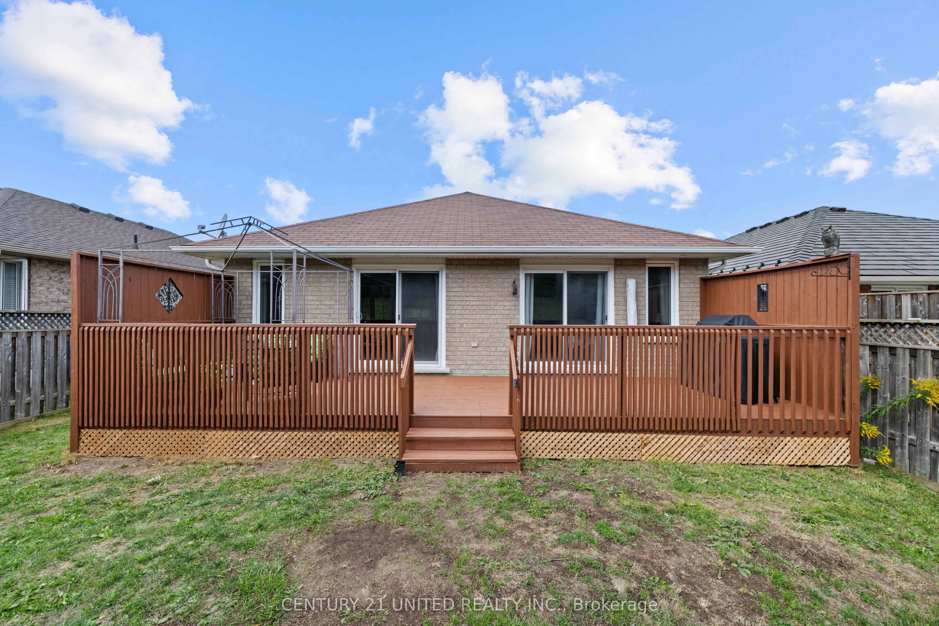 385 Bianco Crescent