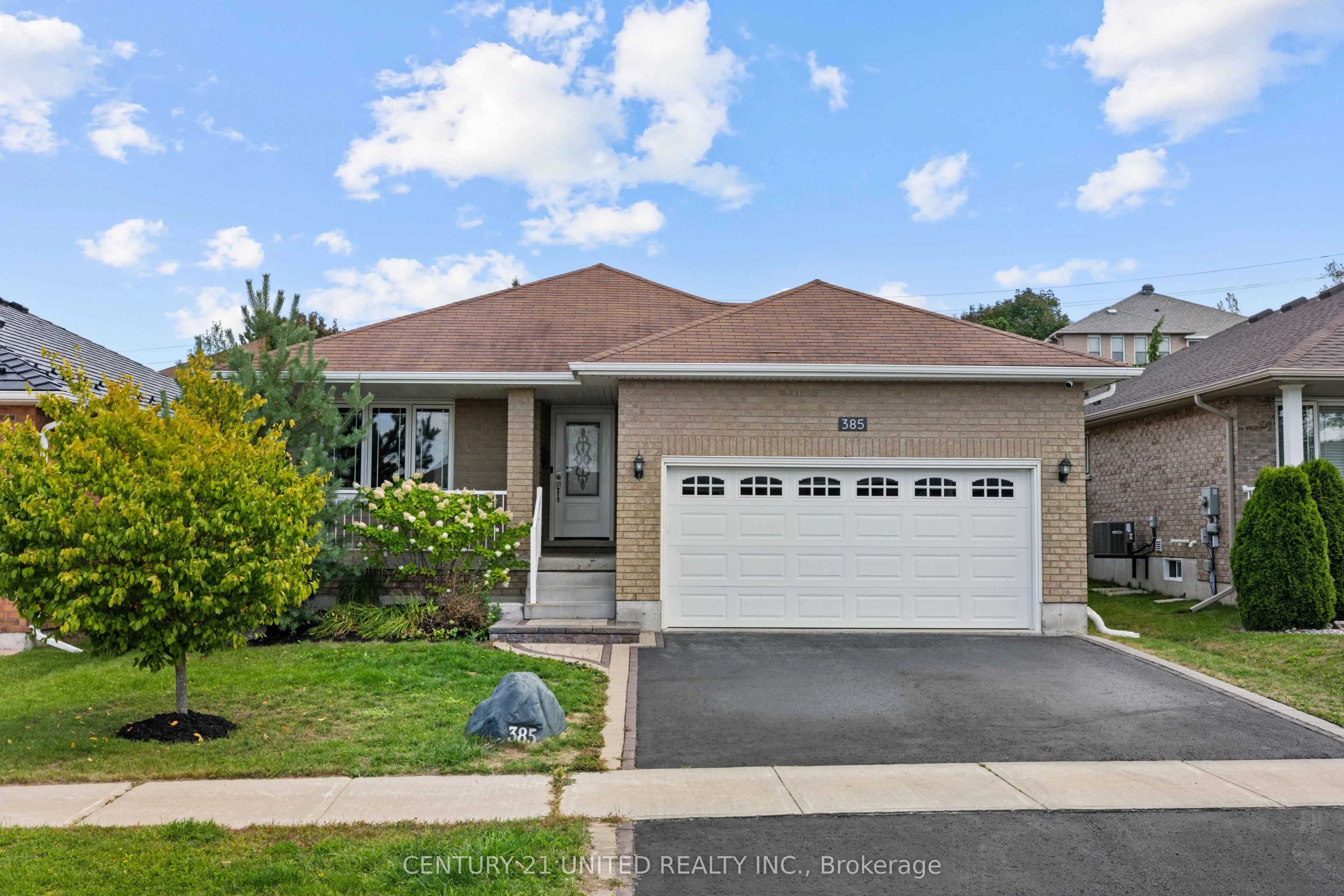 385 Bianco Crescent