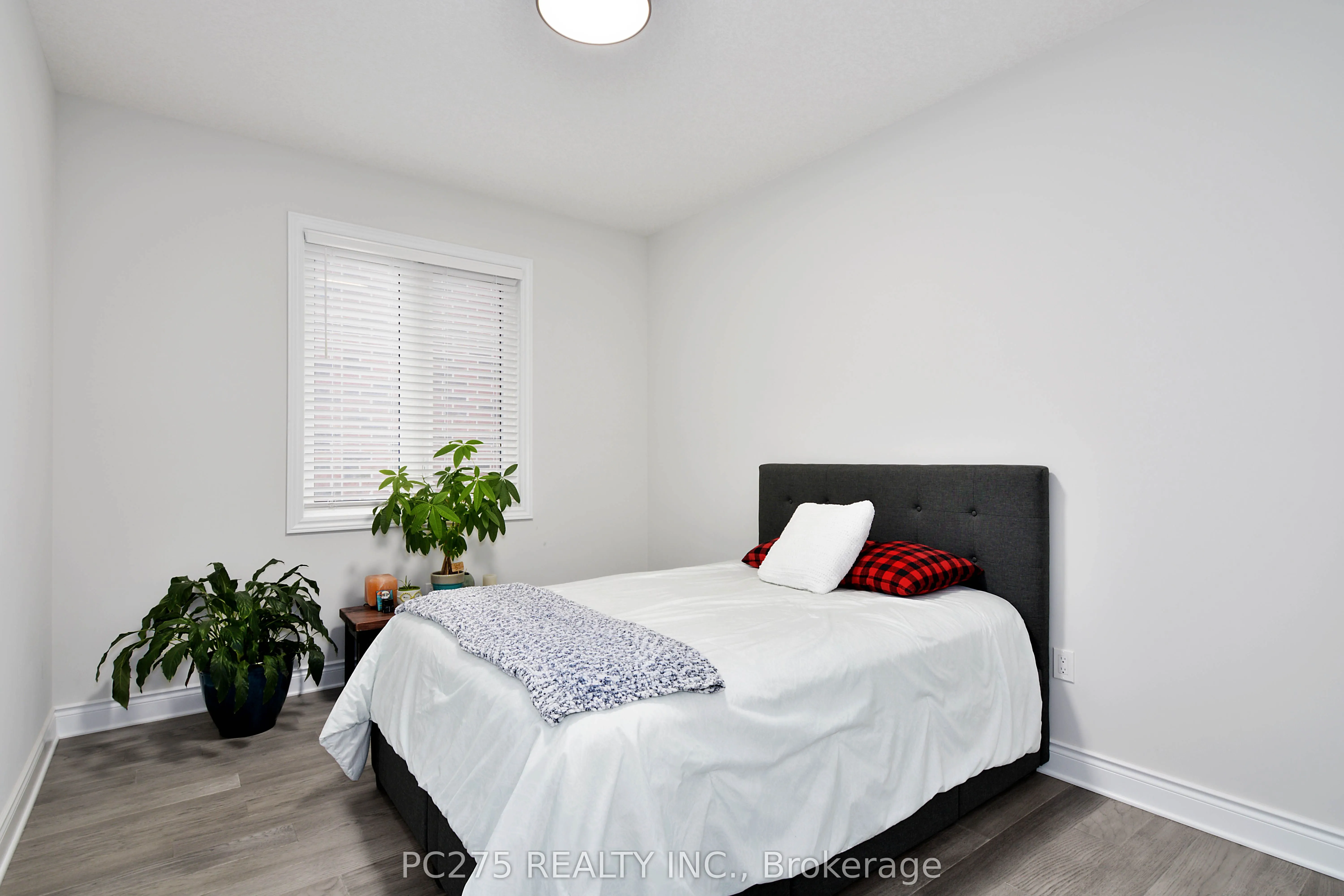 2022 UPPERPOINT Boulevard, #10