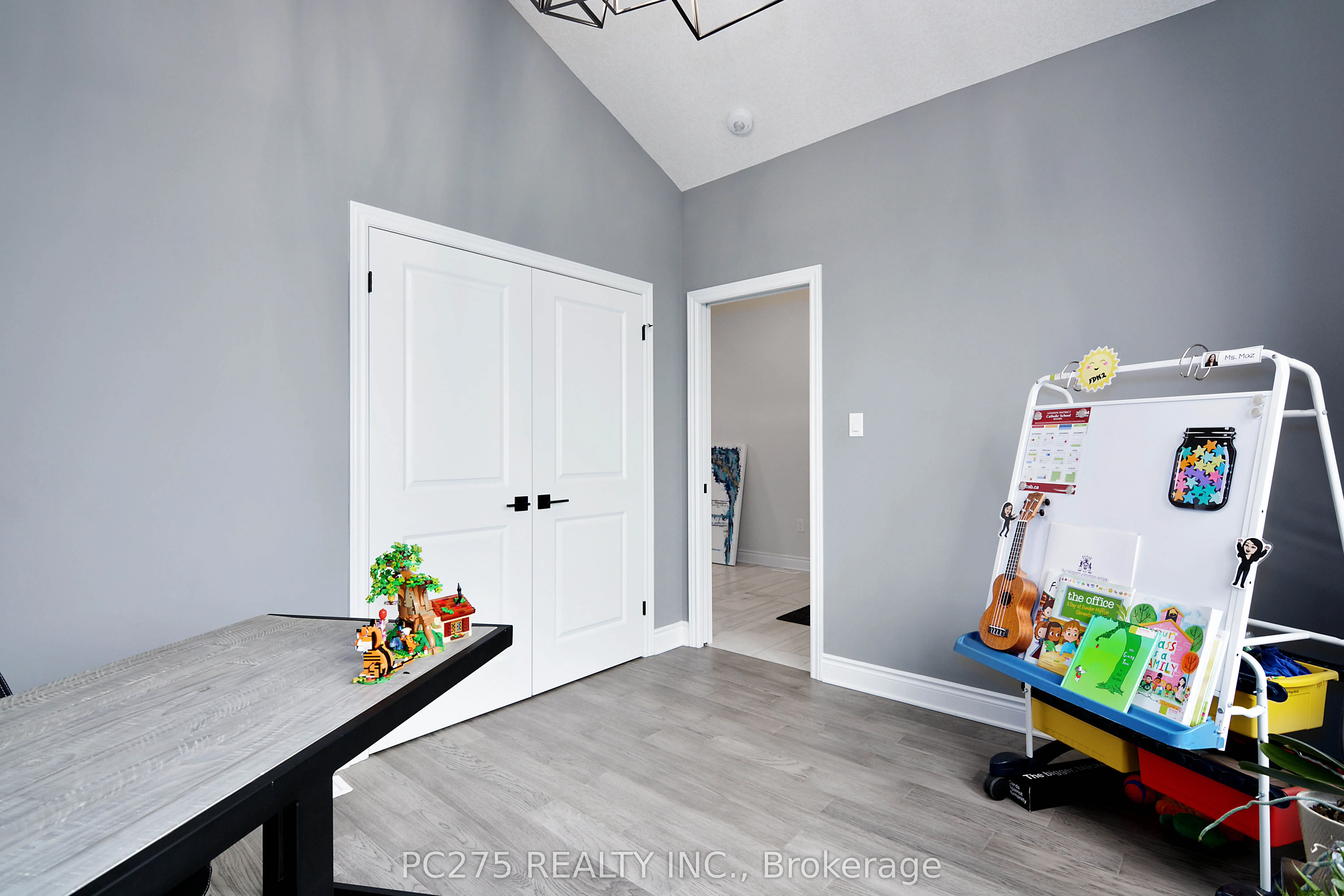 2022 UPPERPOINT Boulevard, #10