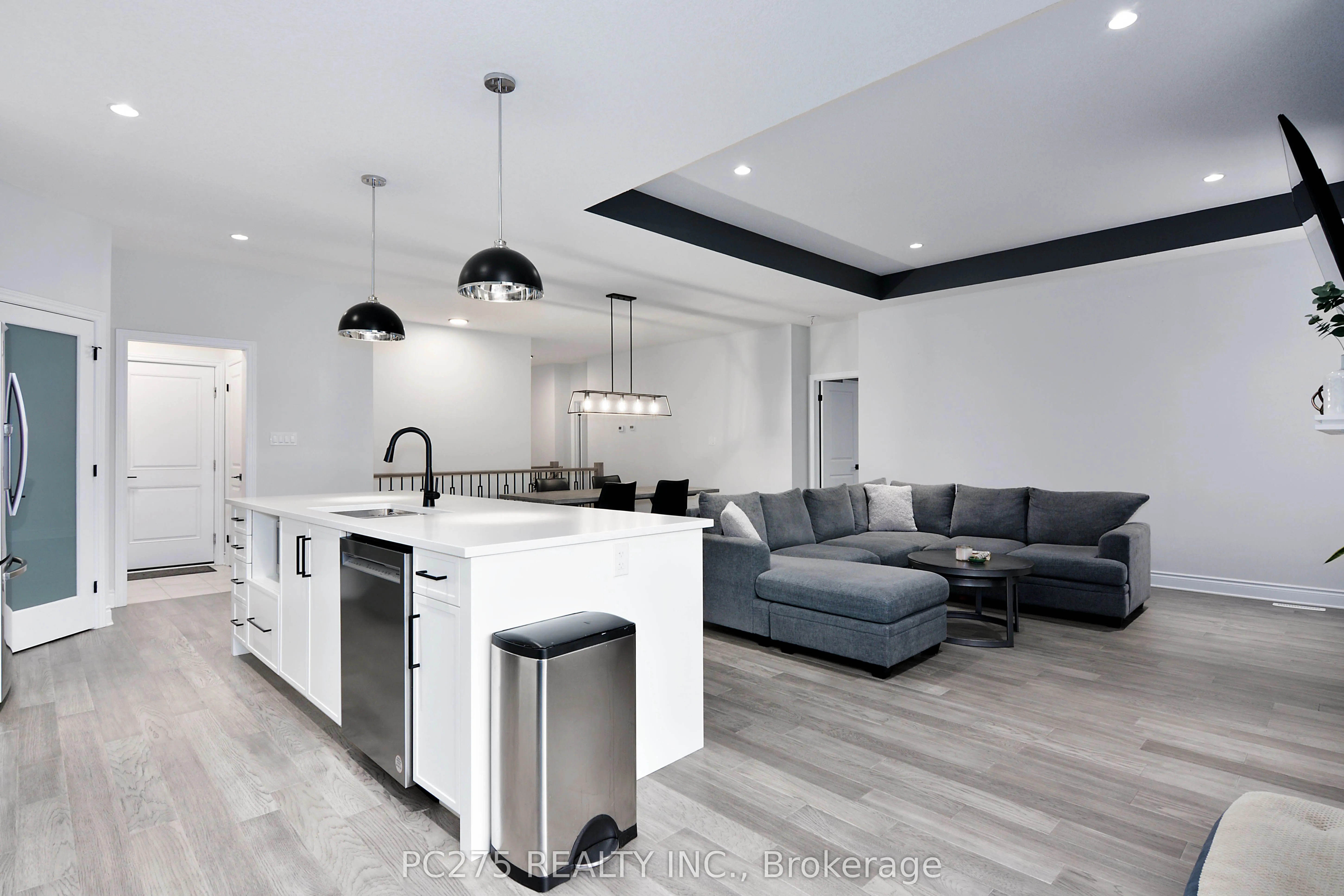 2022 UPPERPOINT Boulevard, #10