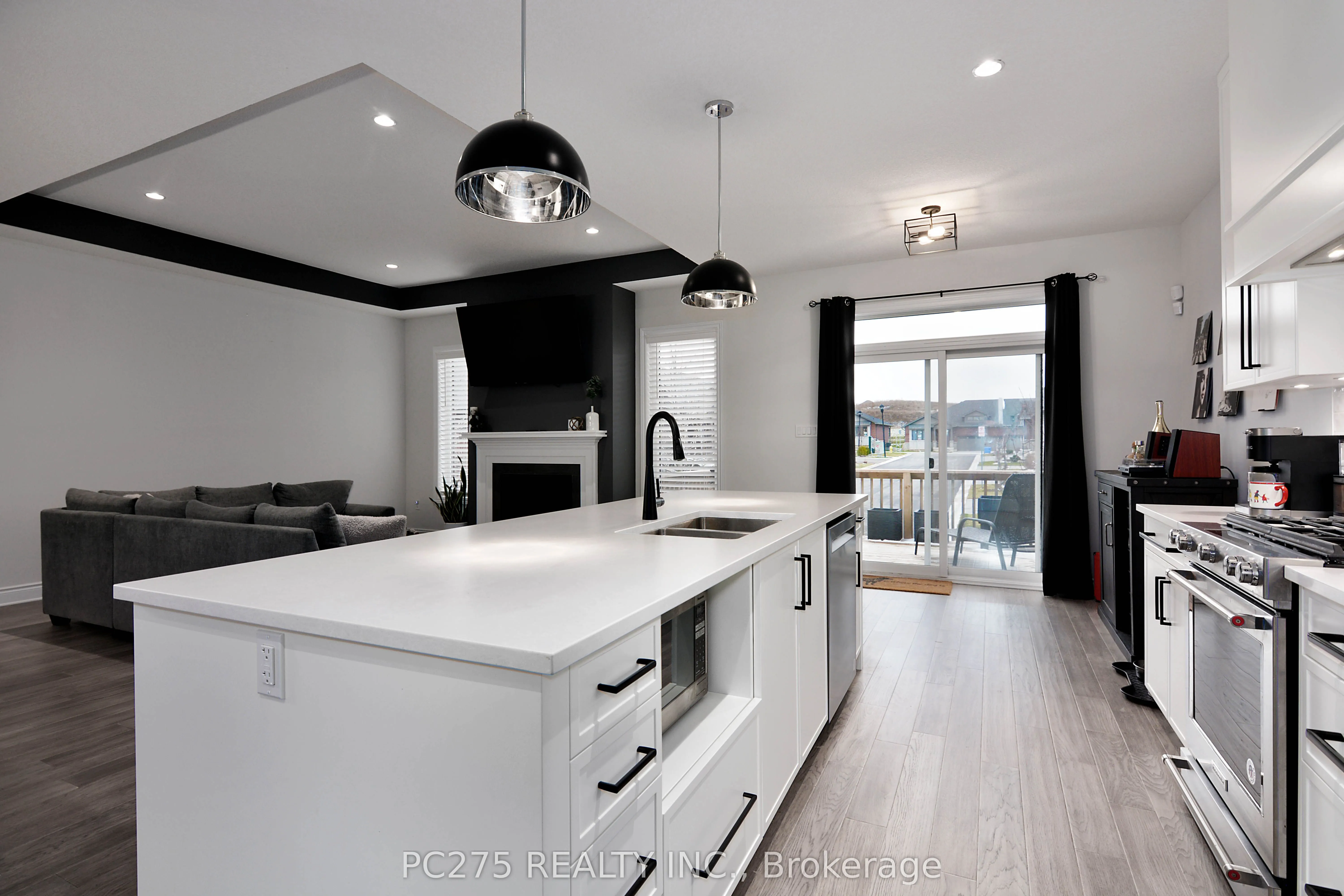 2022 UPPERPOINT Boulevard, #10