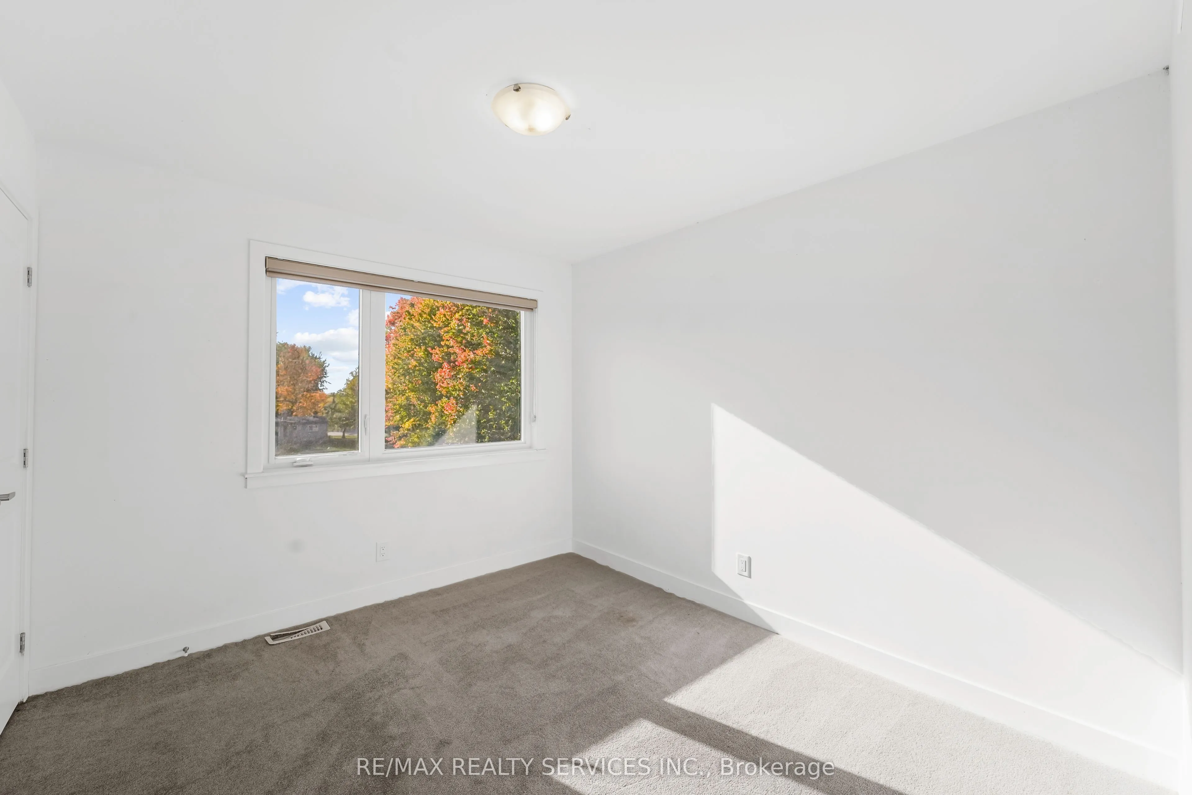 51 Moosonee Crescent