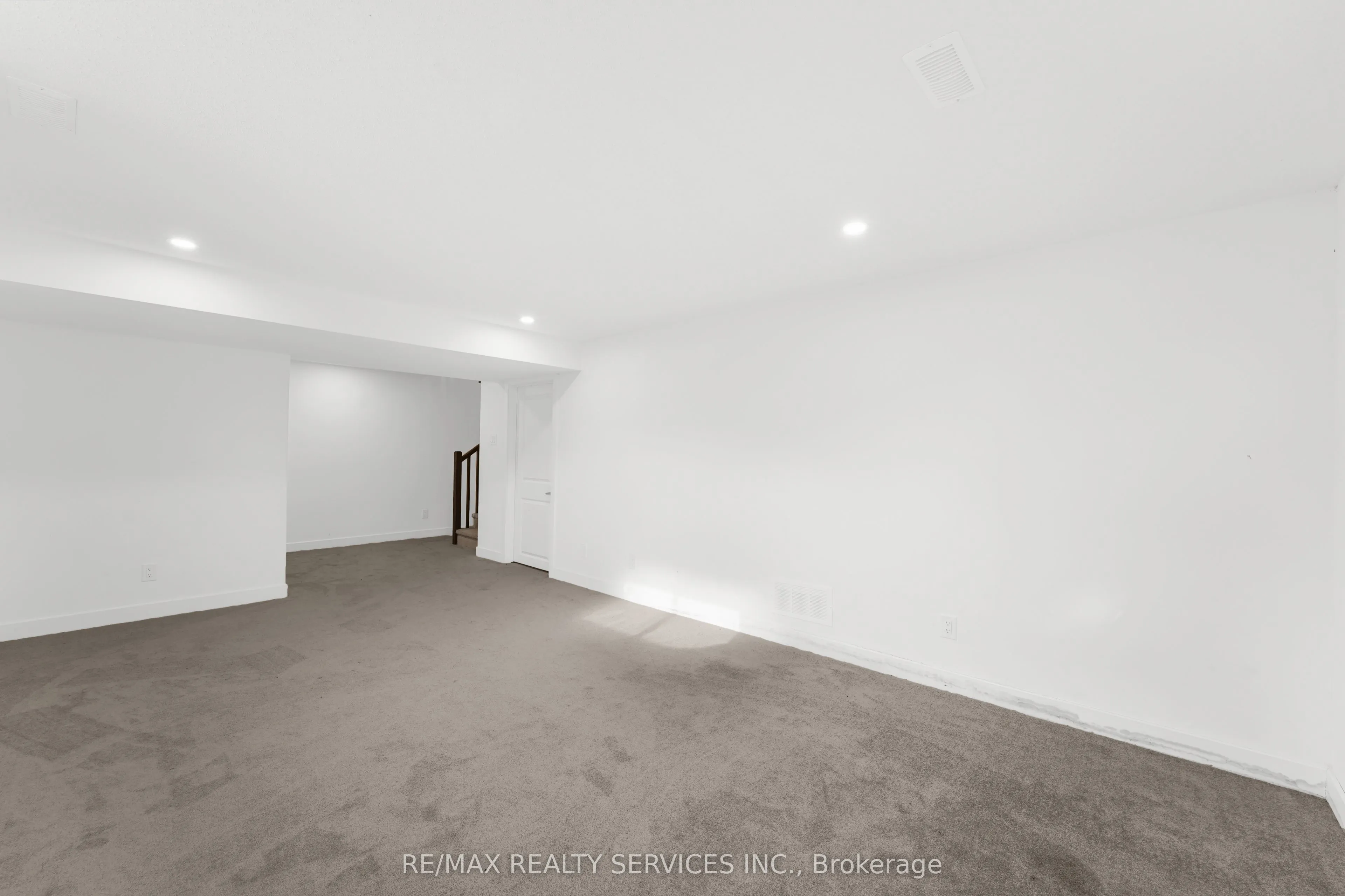 51 Moosonee Crescent