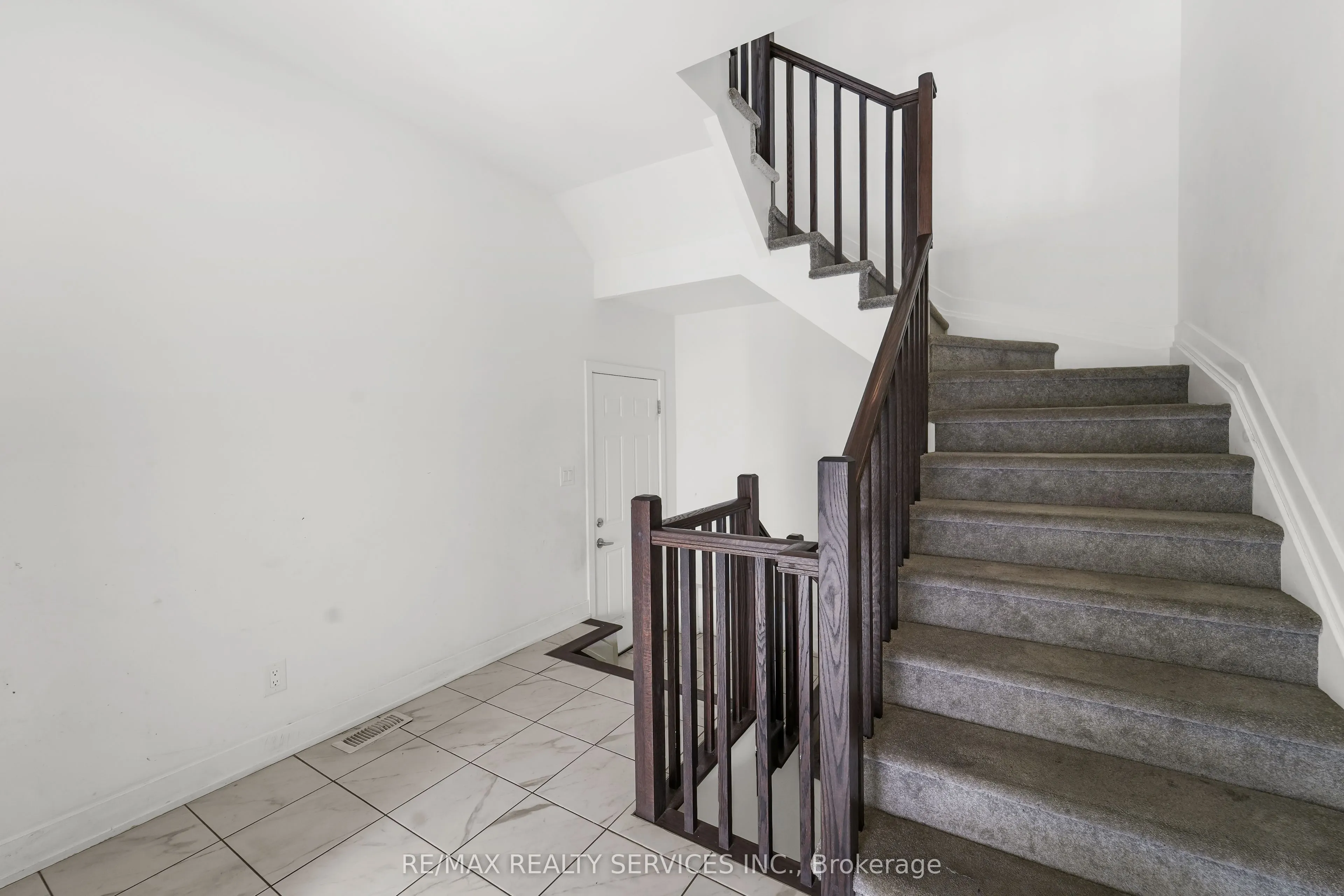 51 Moosonee Crescent