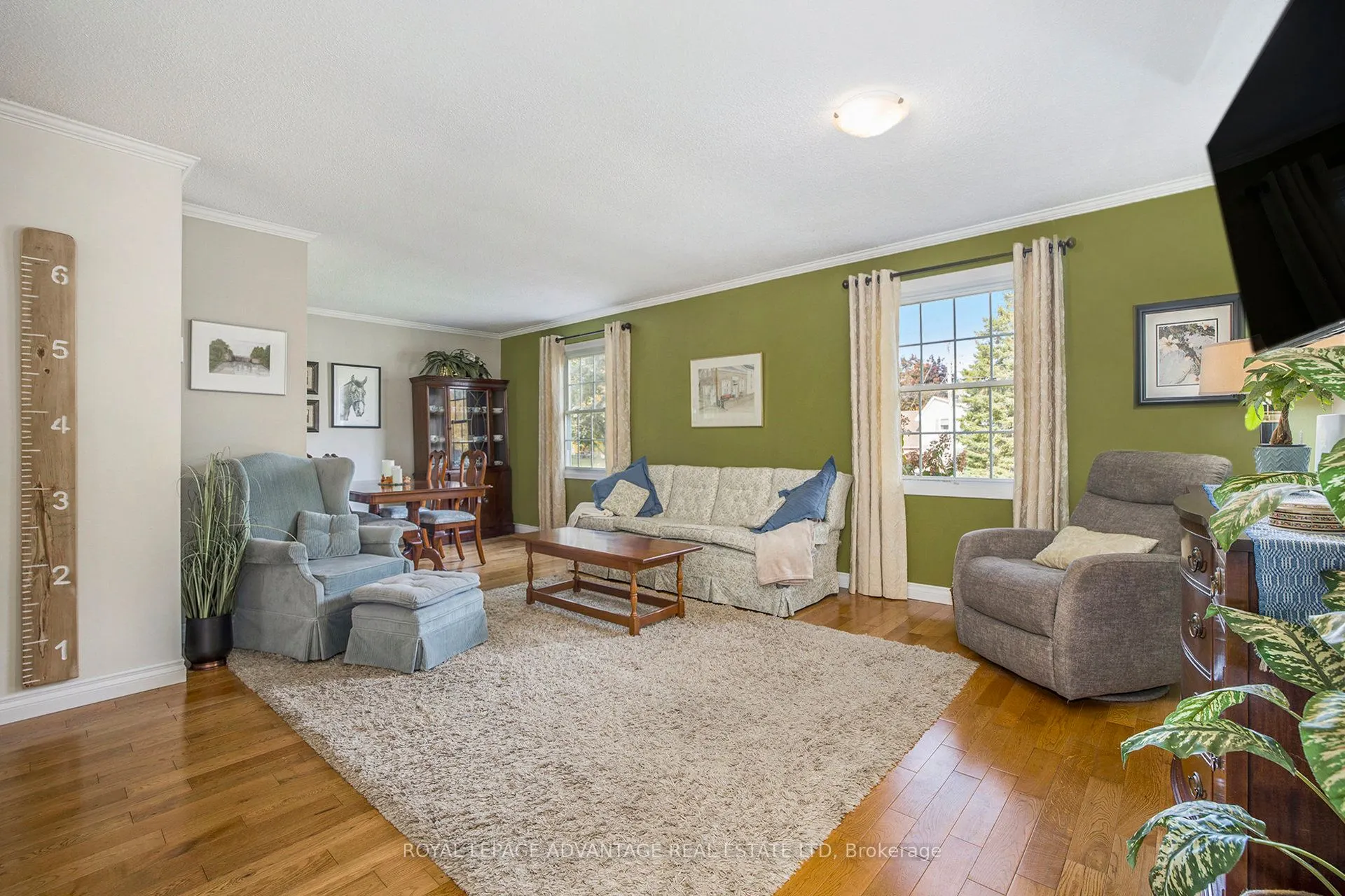 6 Fairlane Drive