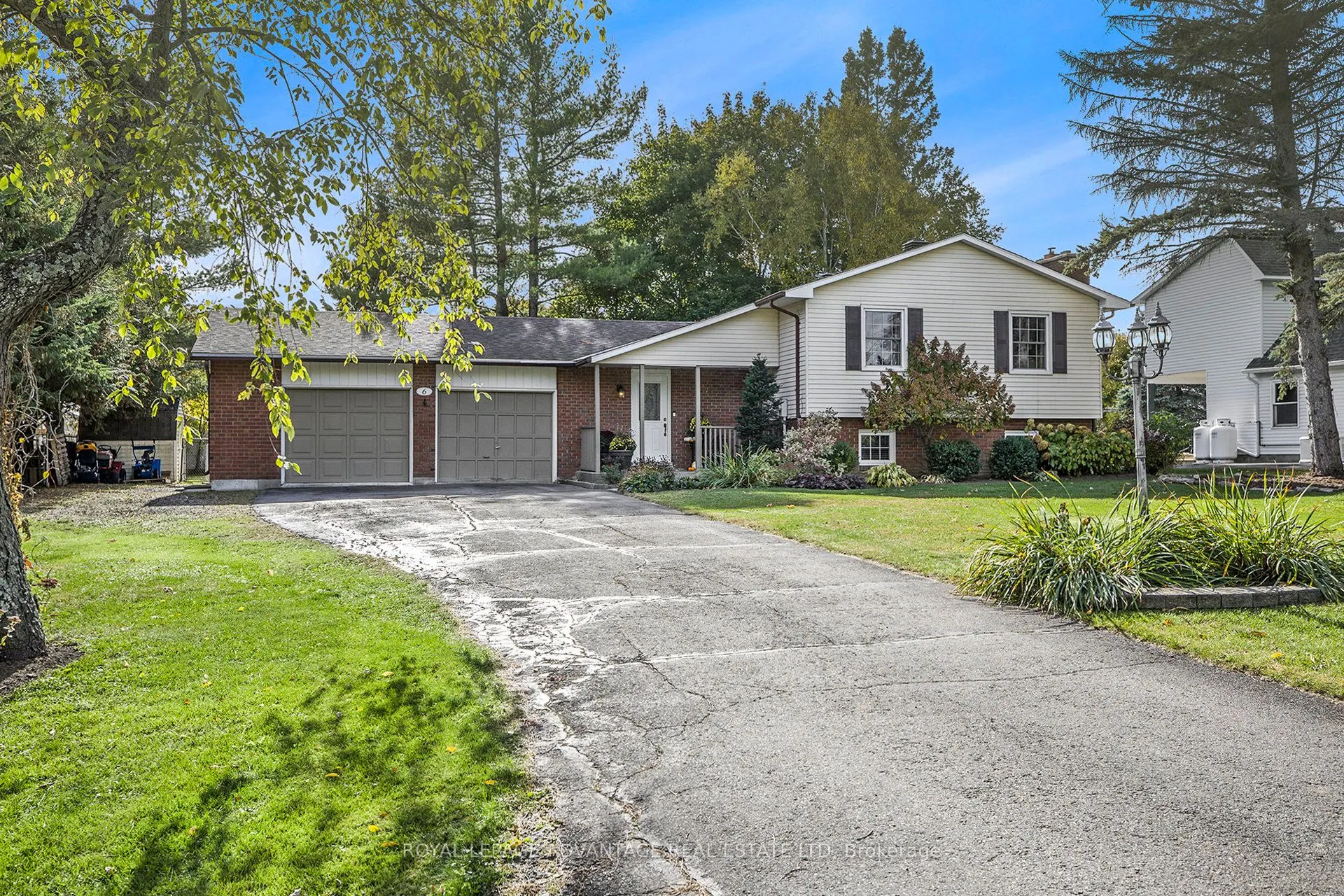 6 Fairlane Drive