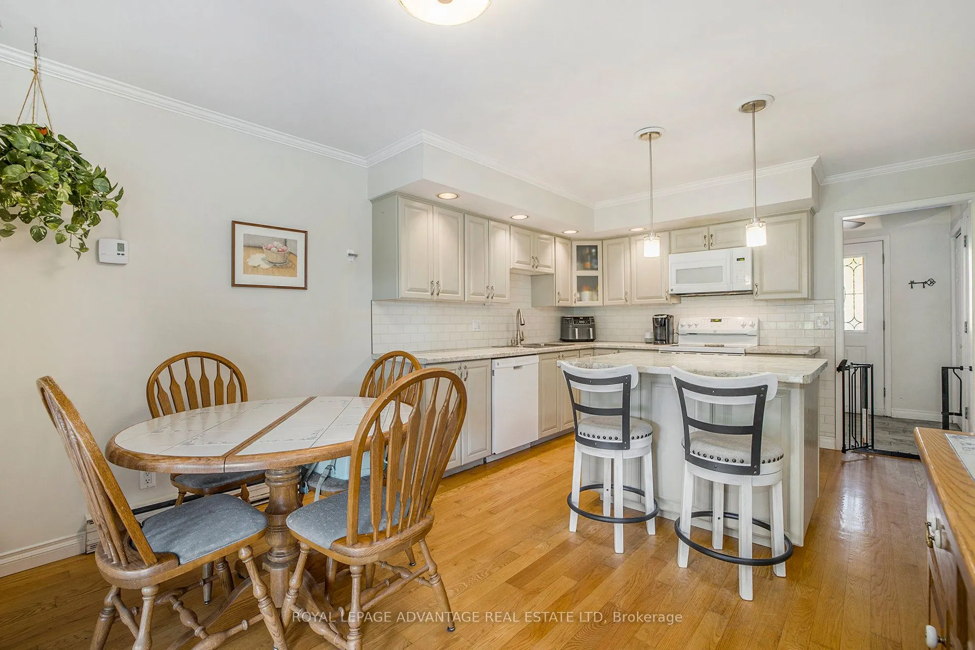 6 Fairlane Drive