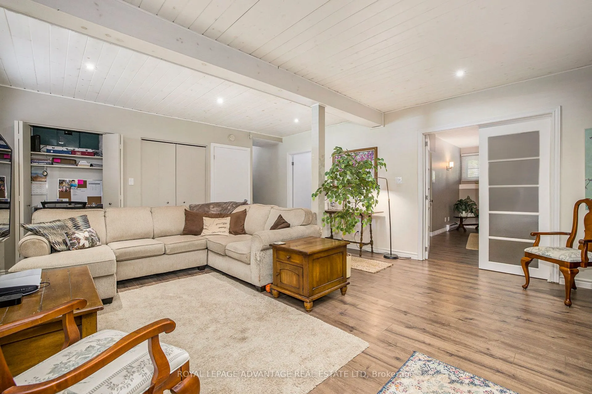 6 Fairlane Drive