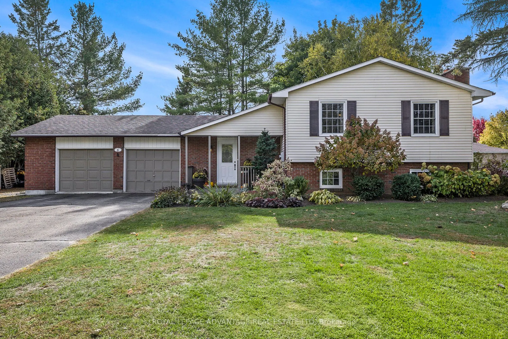 6 Fairlane Drive