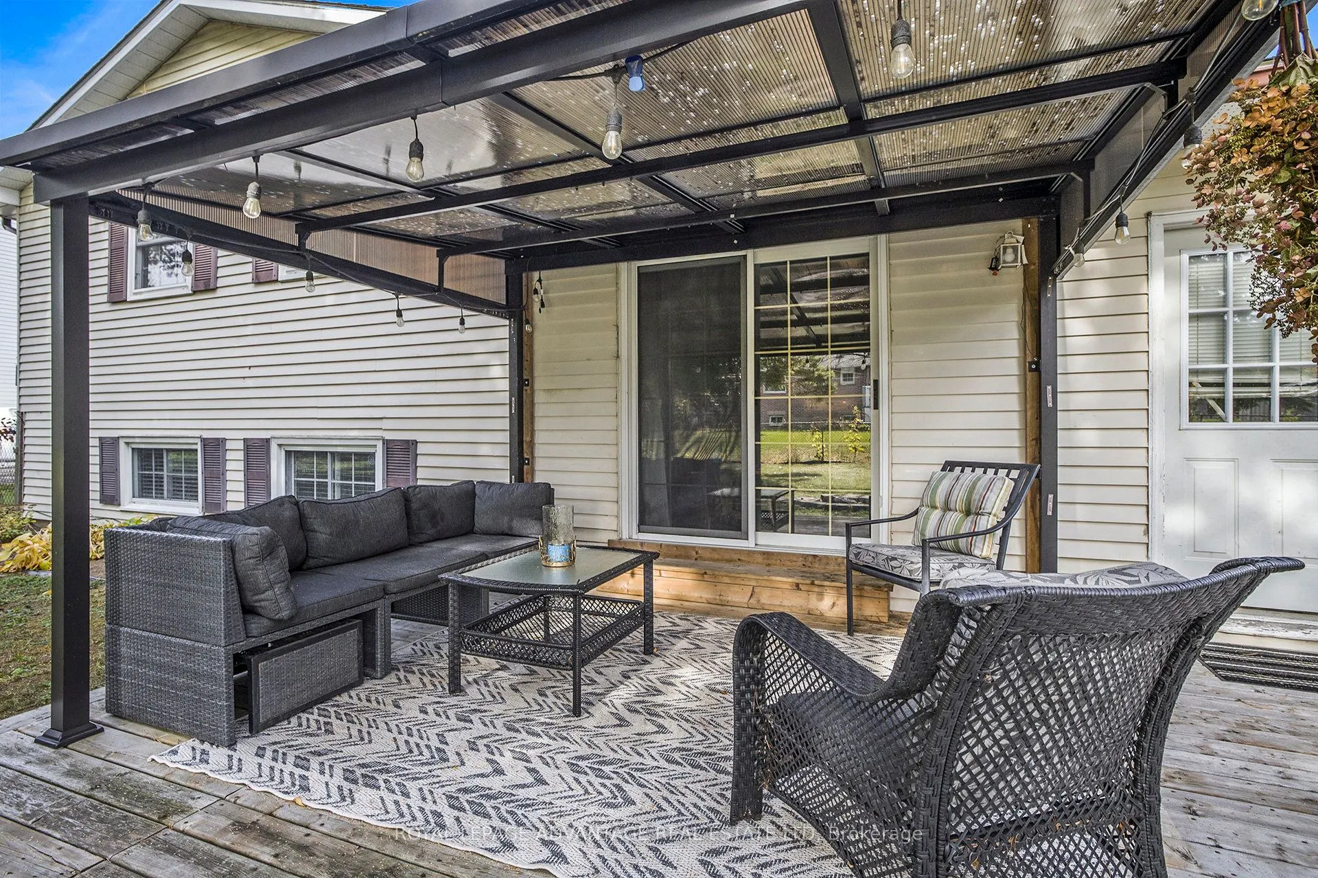 6 Fairlane Drive