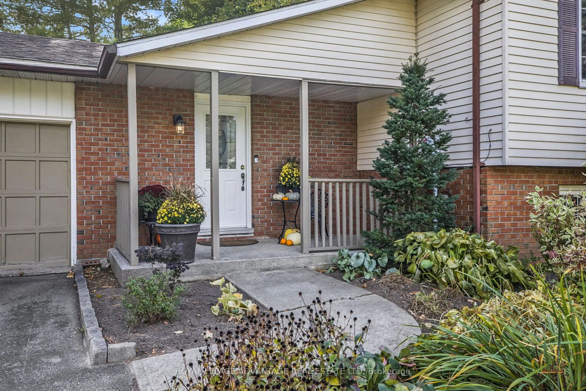 6 Fairlane Drive