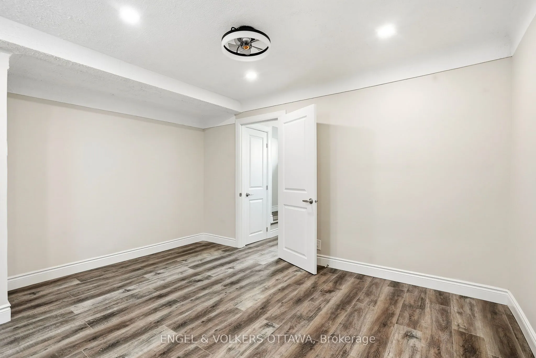 287 St Laurent Boulevard, #5