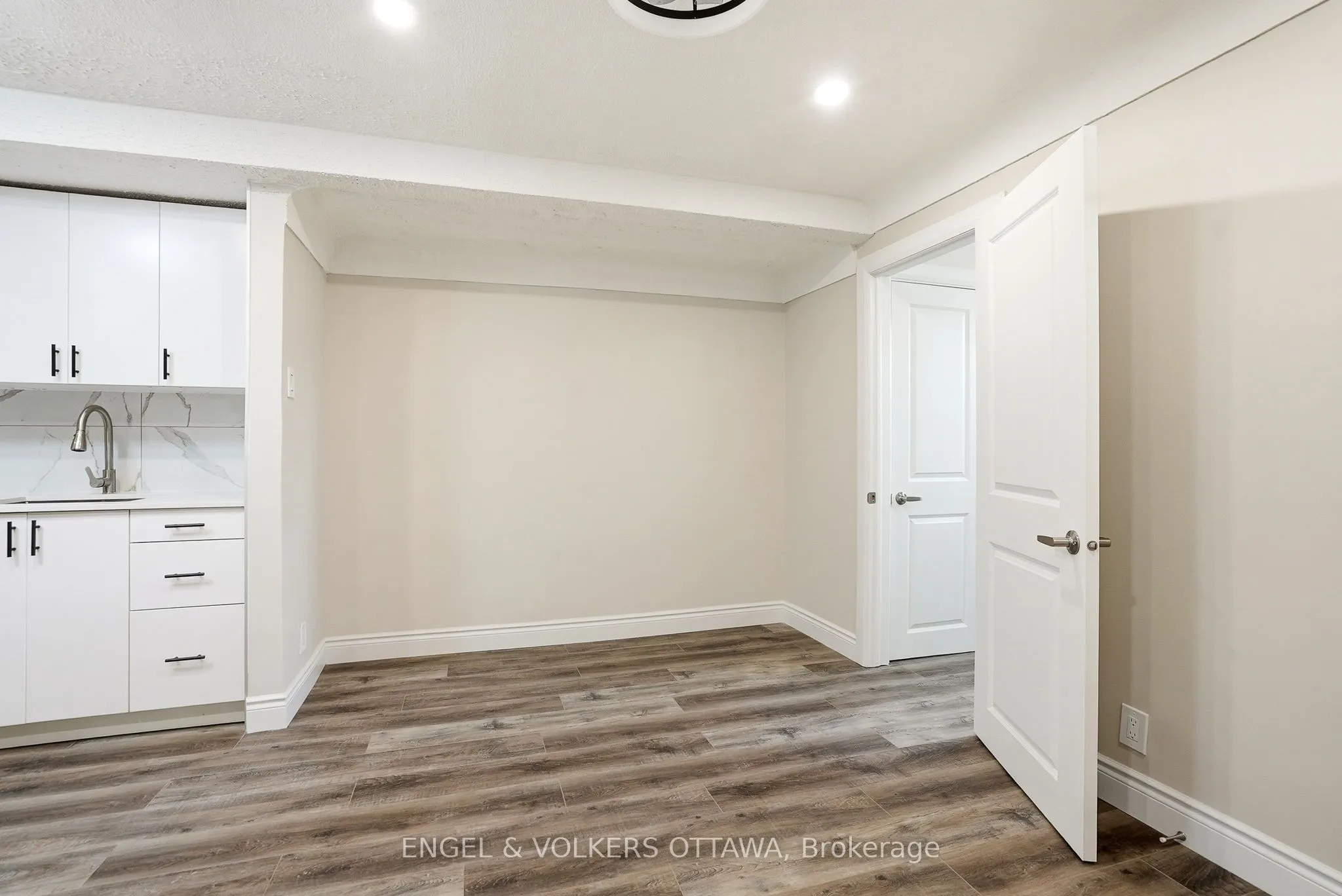 287 St Laurent Boulevard, #5