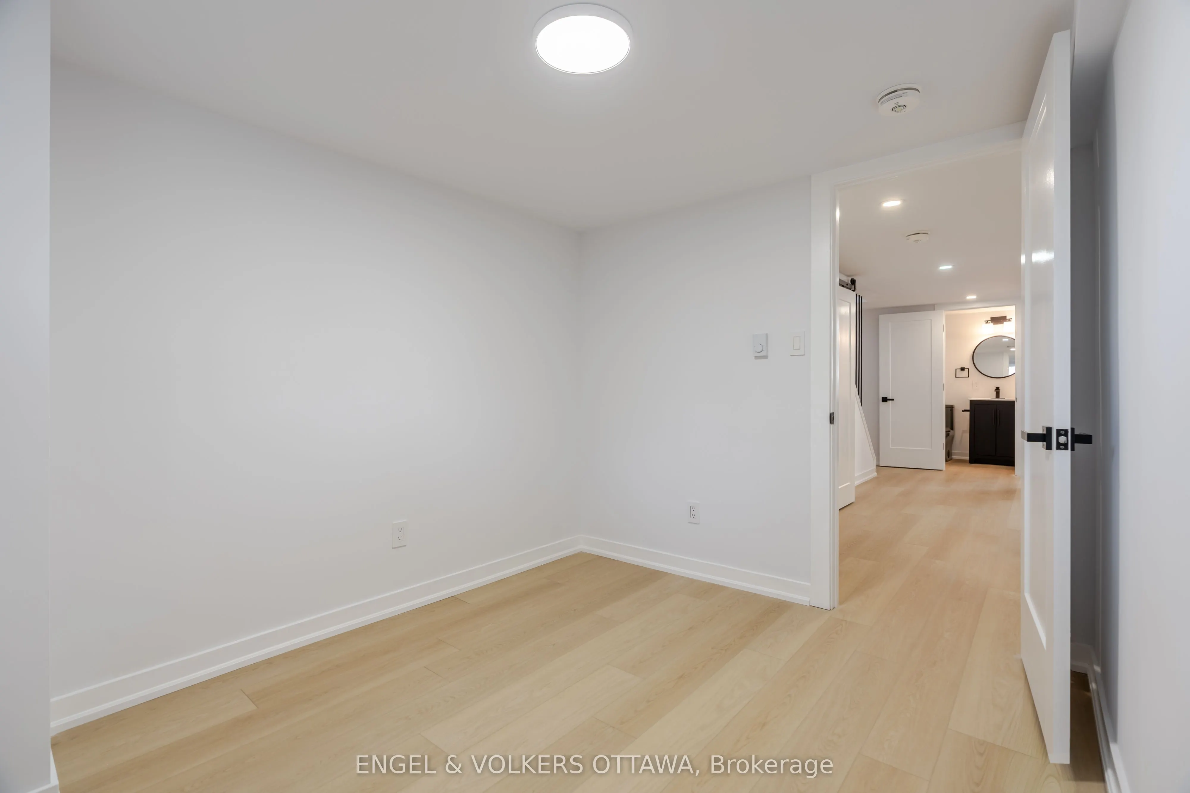 1487 Morisset Avenue