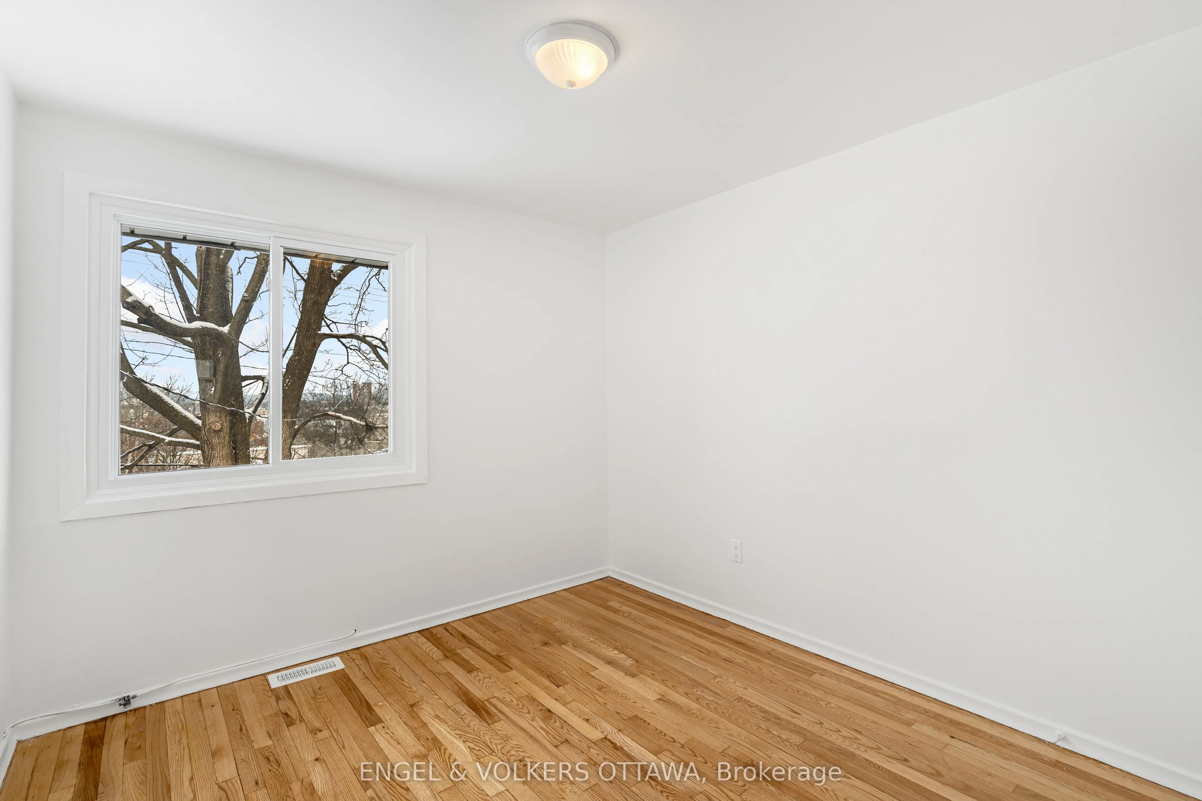 1487 Morisset Avenue
