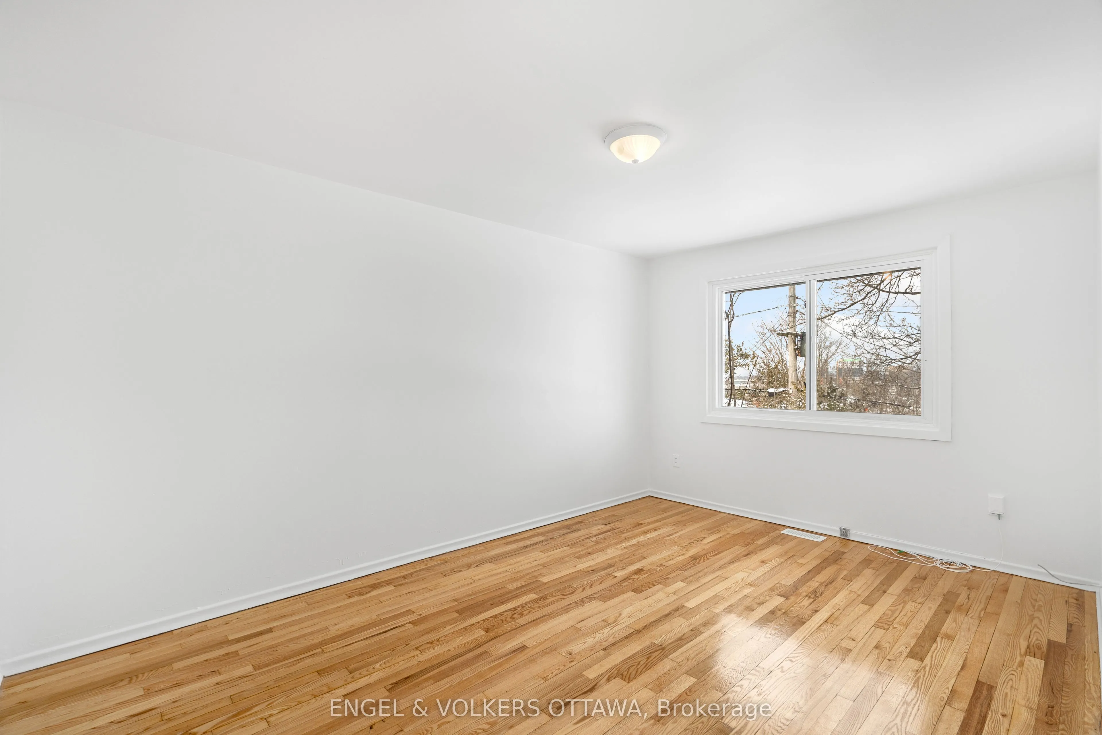 1487 Morisset Avenue