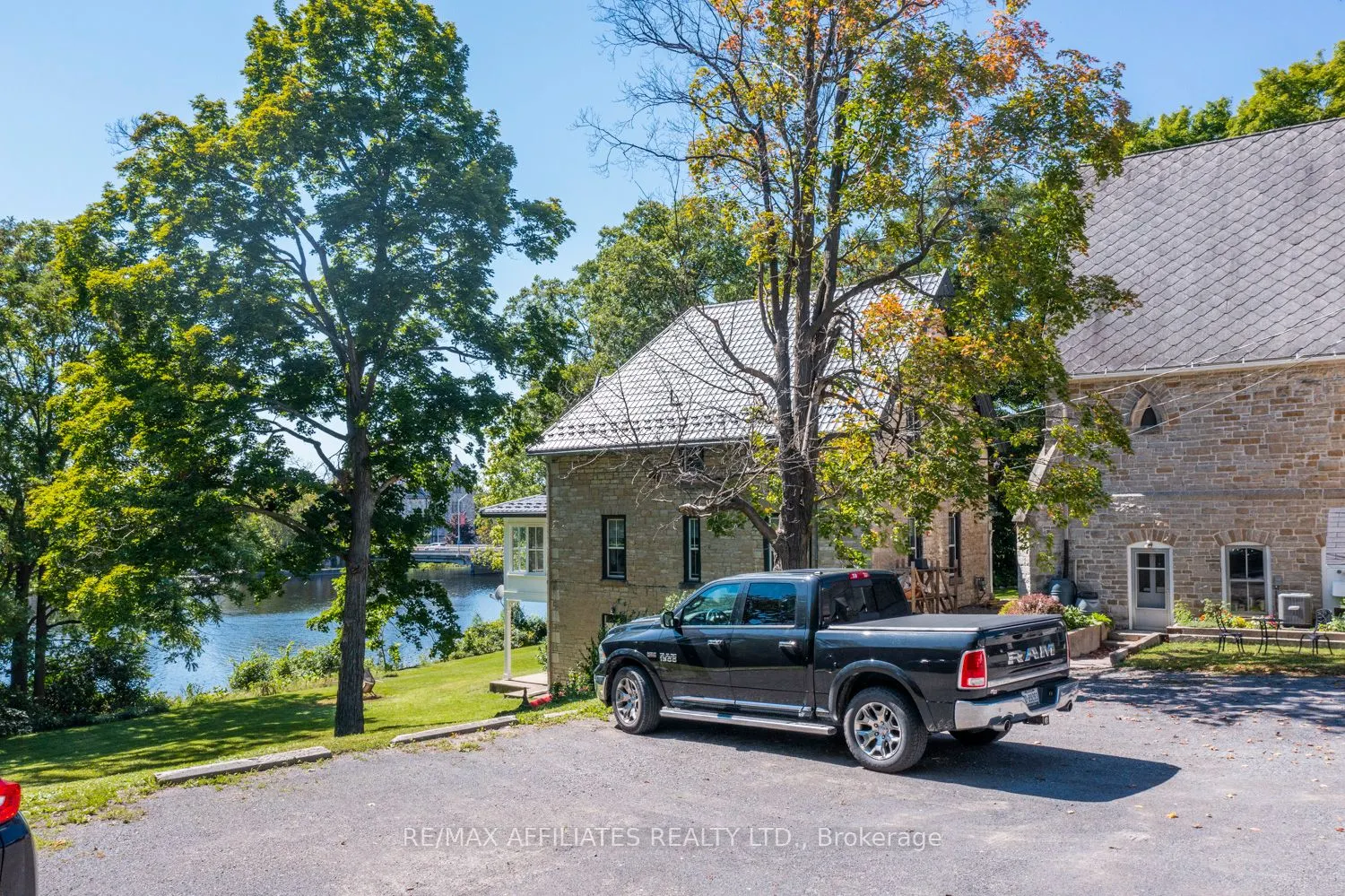 64 Clyde Street