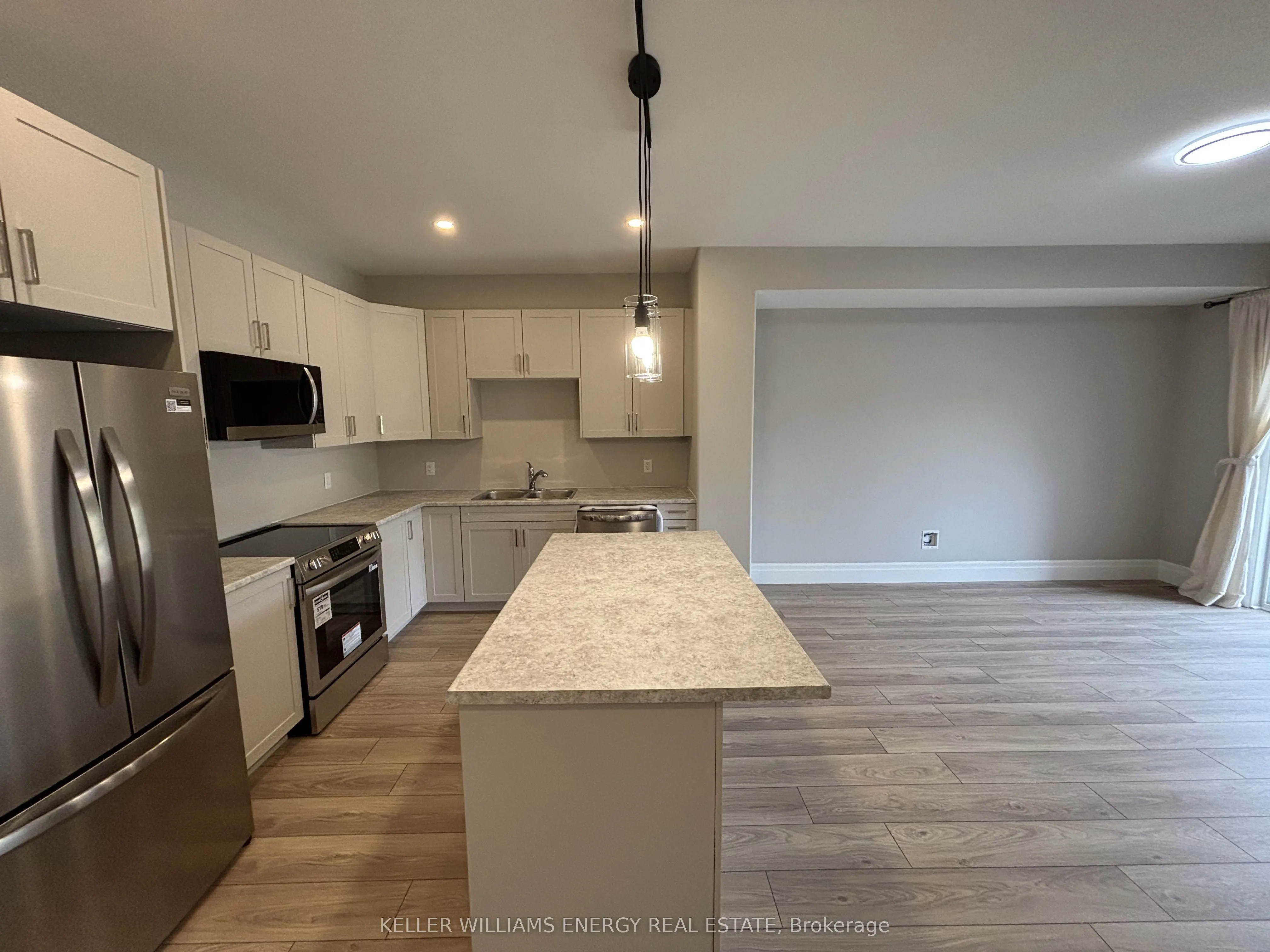 91 Buchanan Avenue S