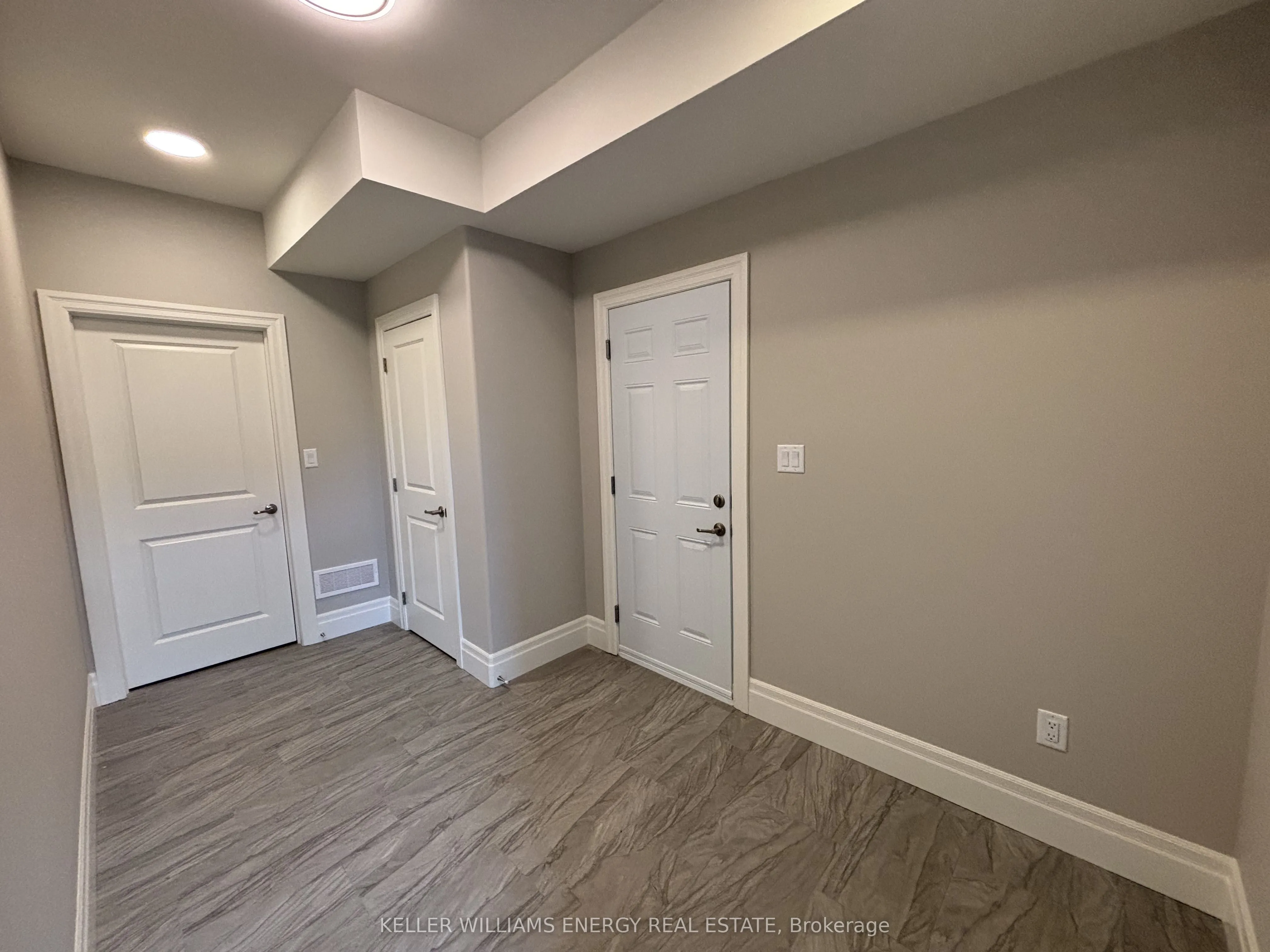 91 Buchanan Avenue S