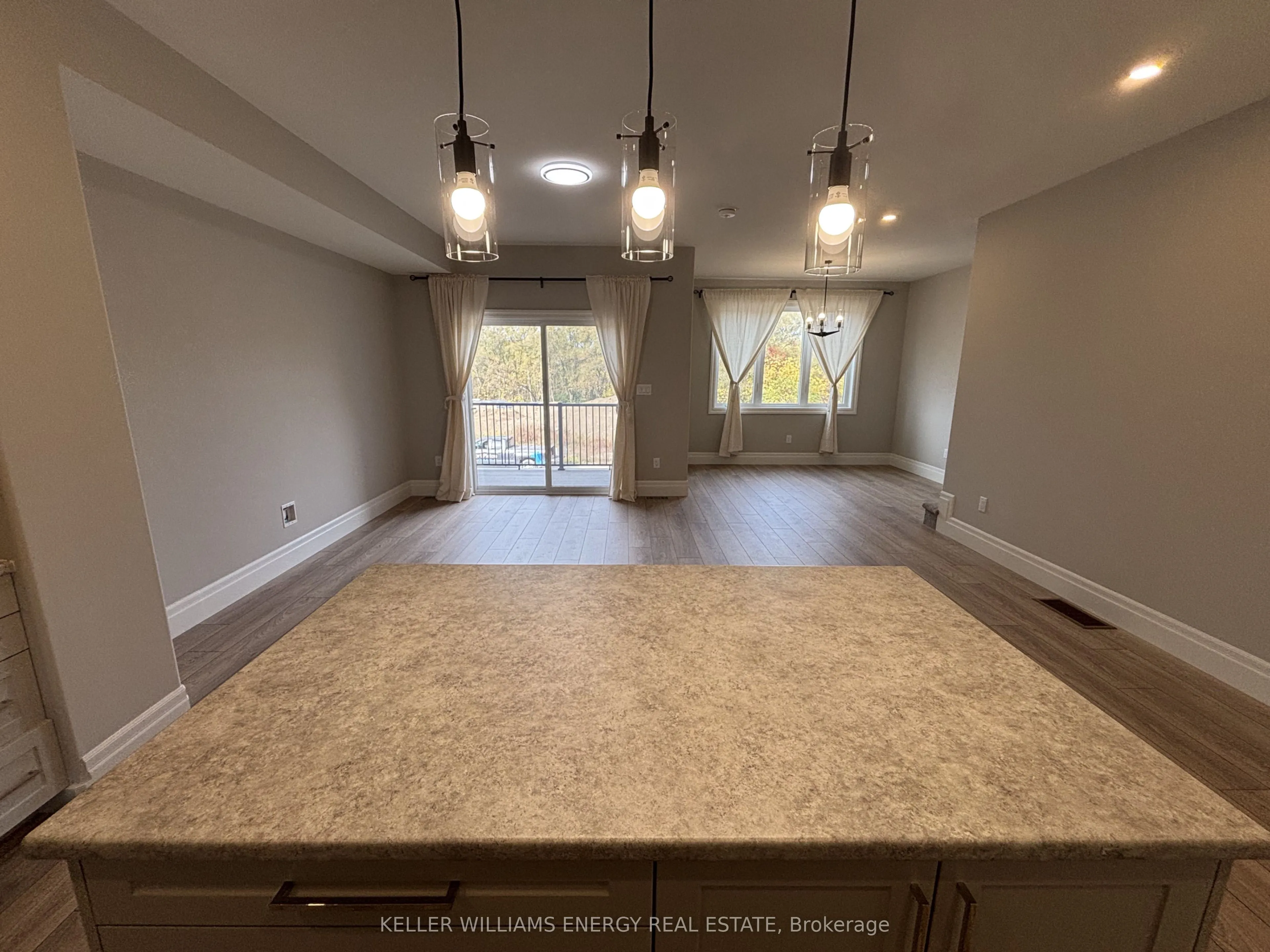 91 Buchanan Avenue S