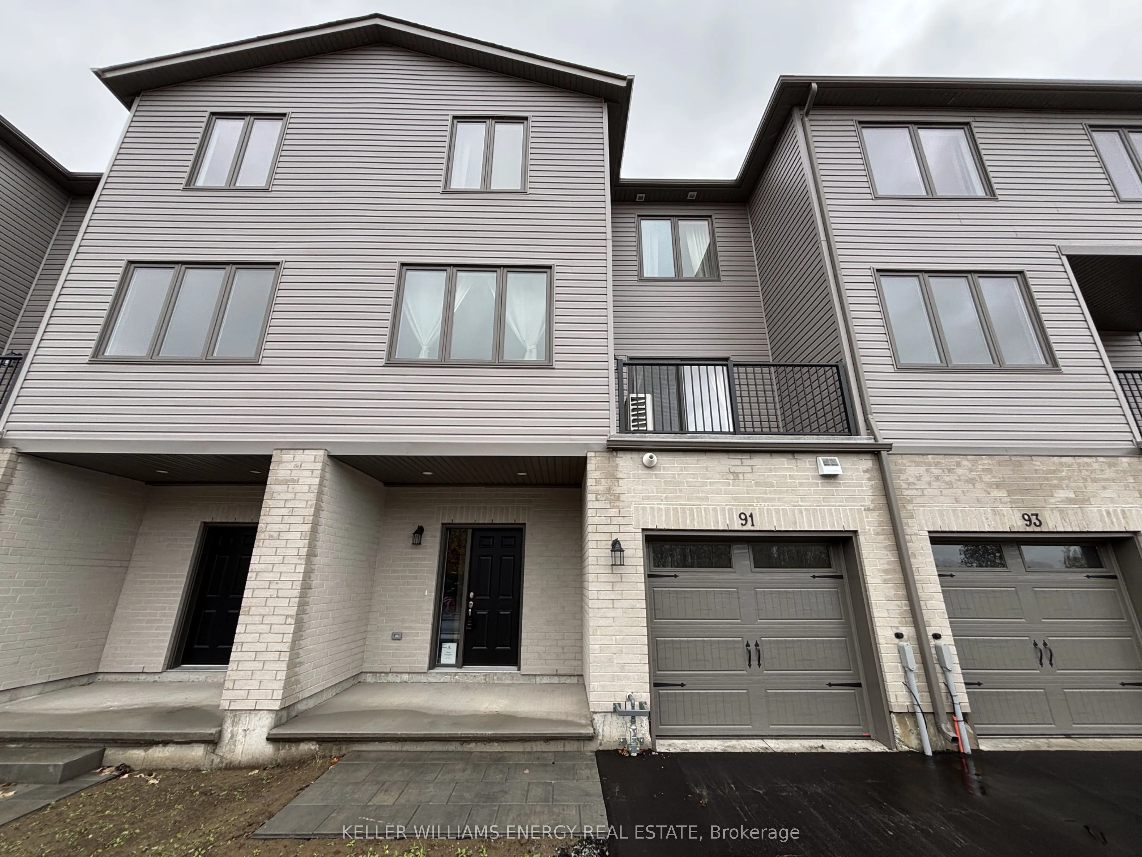 91 Buchanan Avenue S