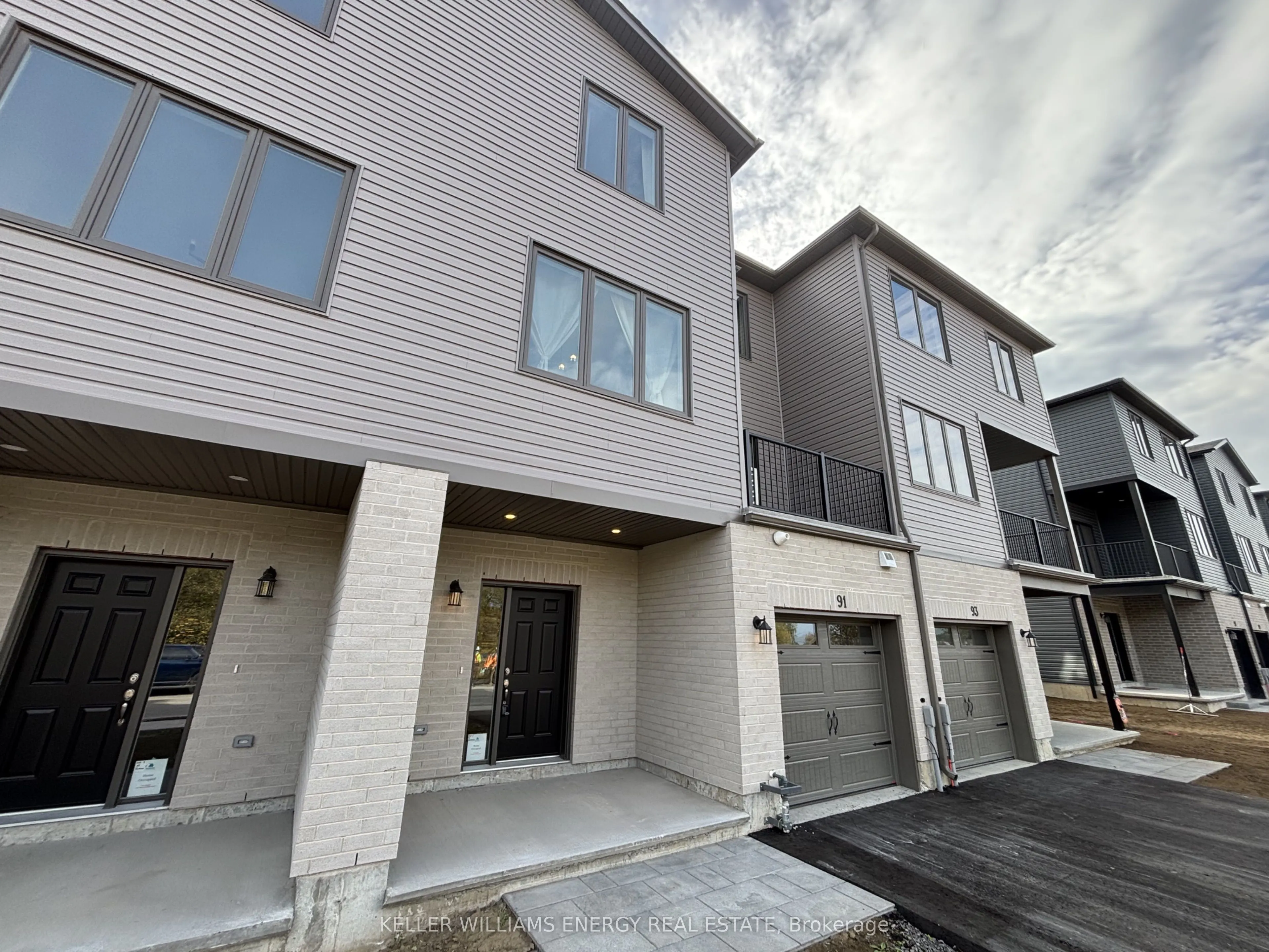91 Buchanan Avenue S