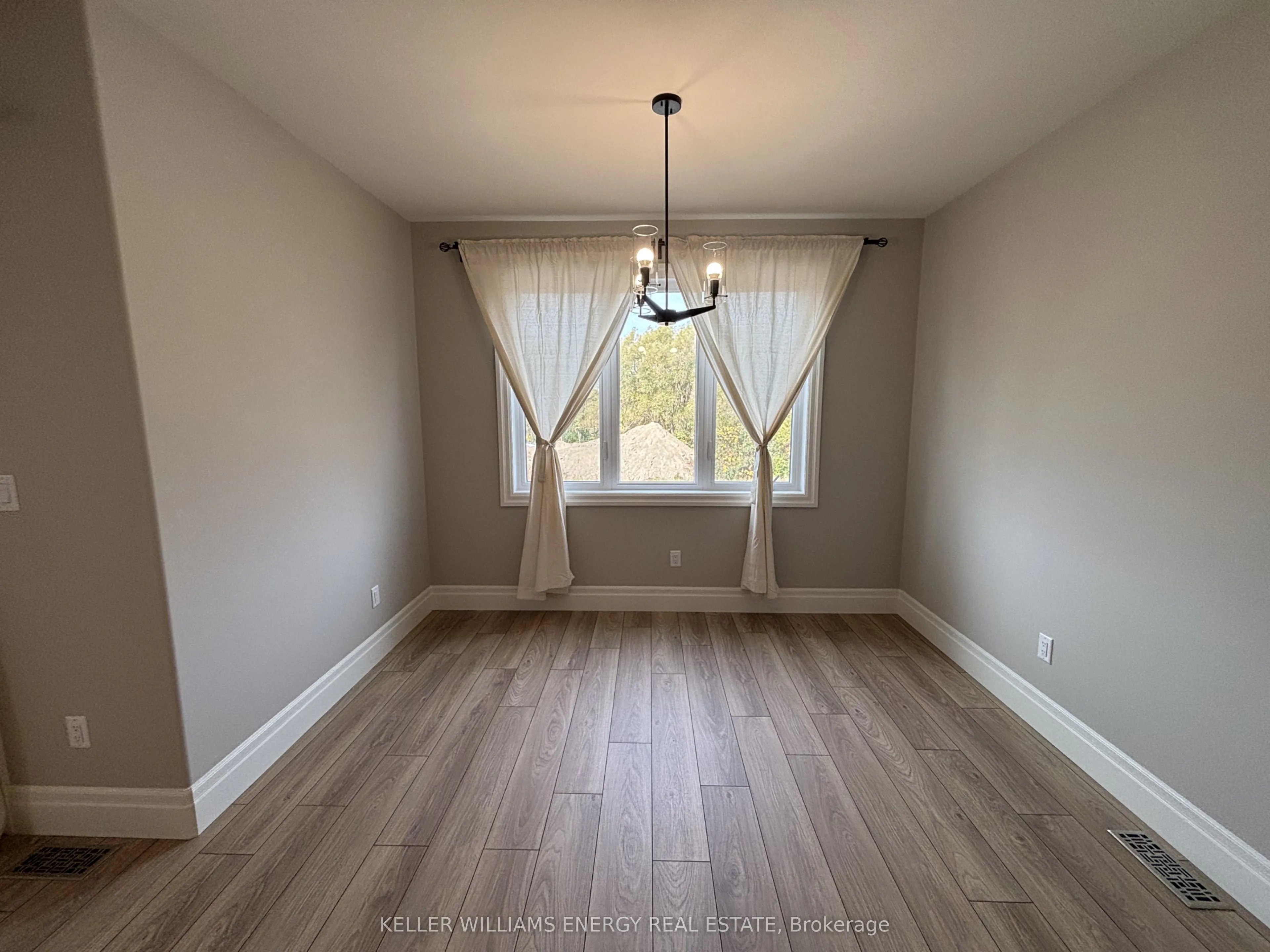 91 Buchanan Avenue S