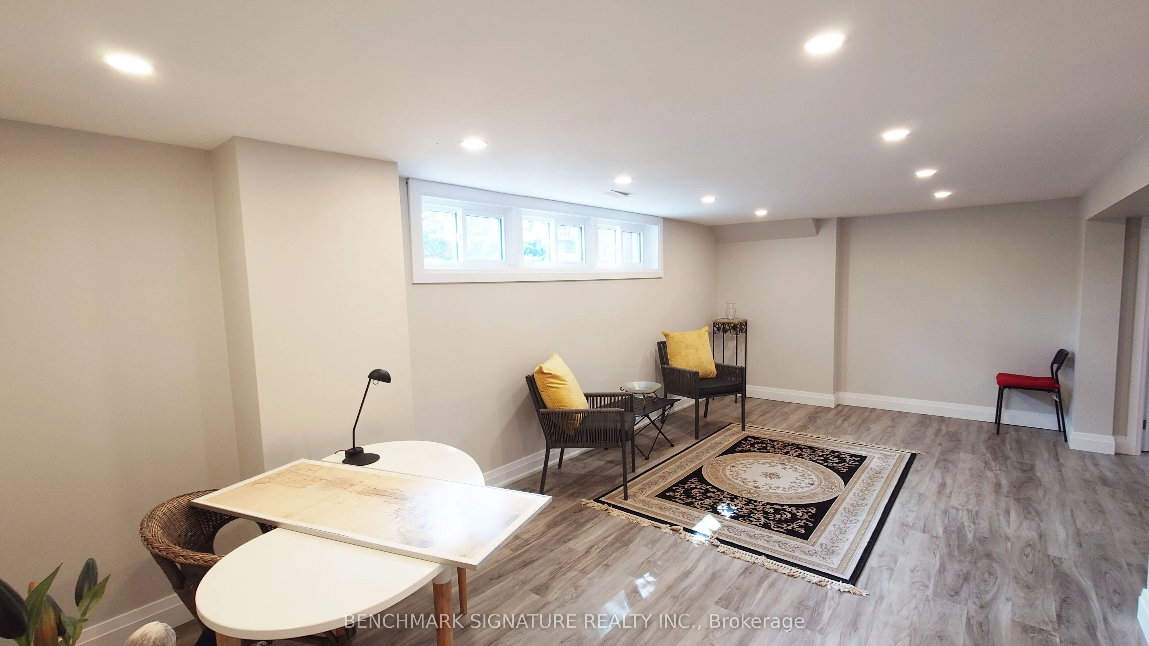 2 ALGONQUIN Crescent