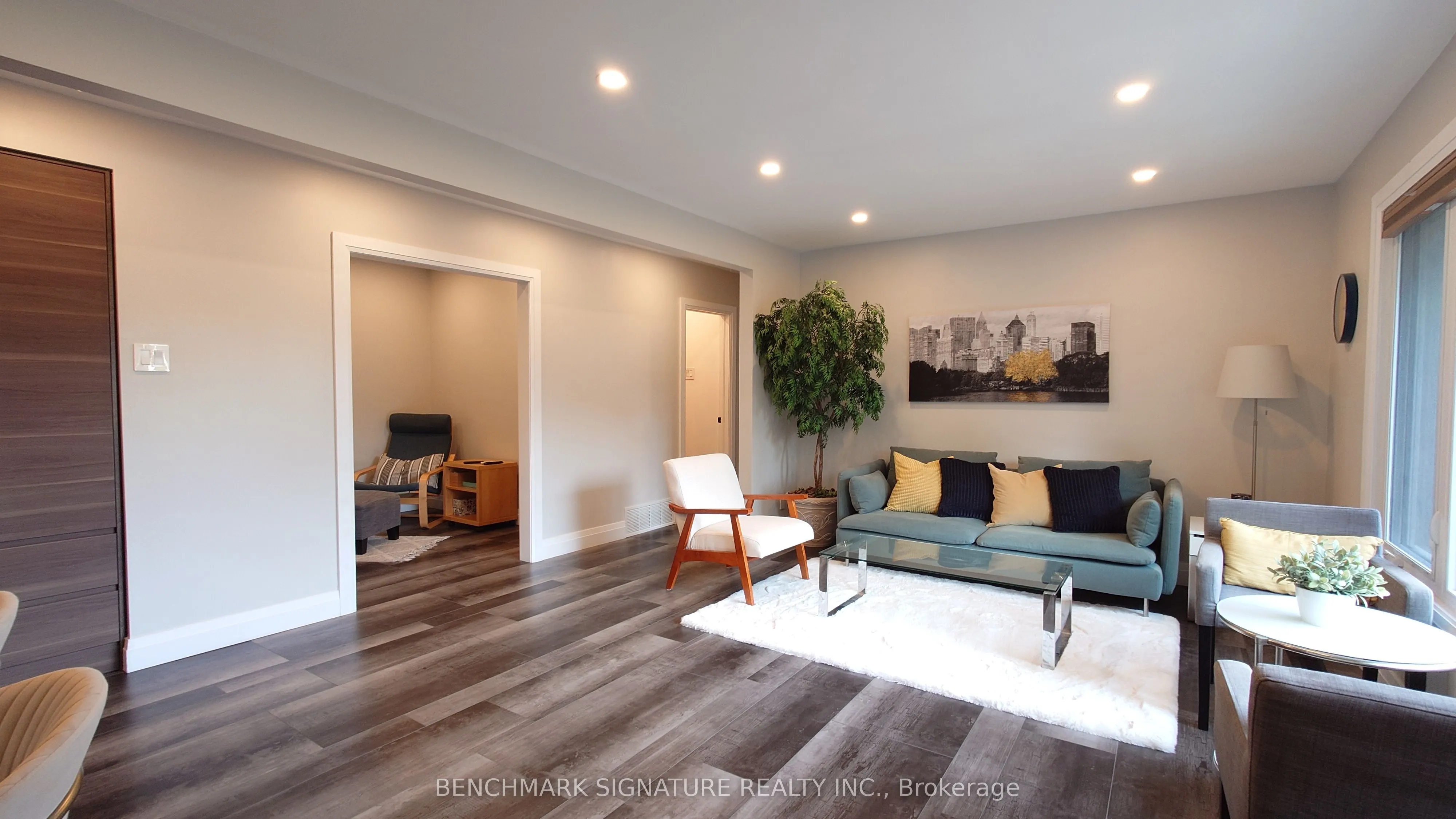 2 ALGONQUIN Crescent