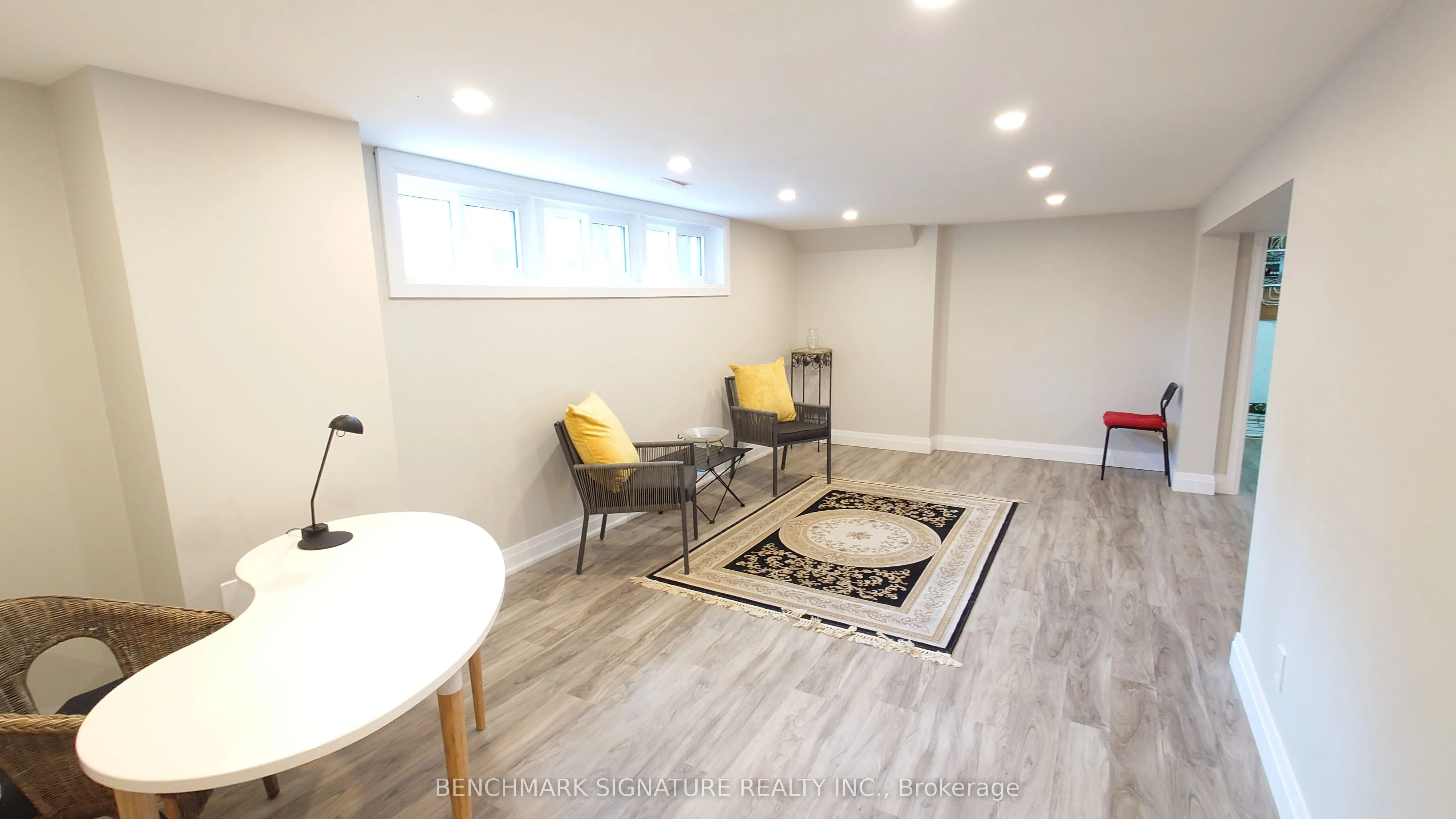 2 ALGONQUIN Crescent